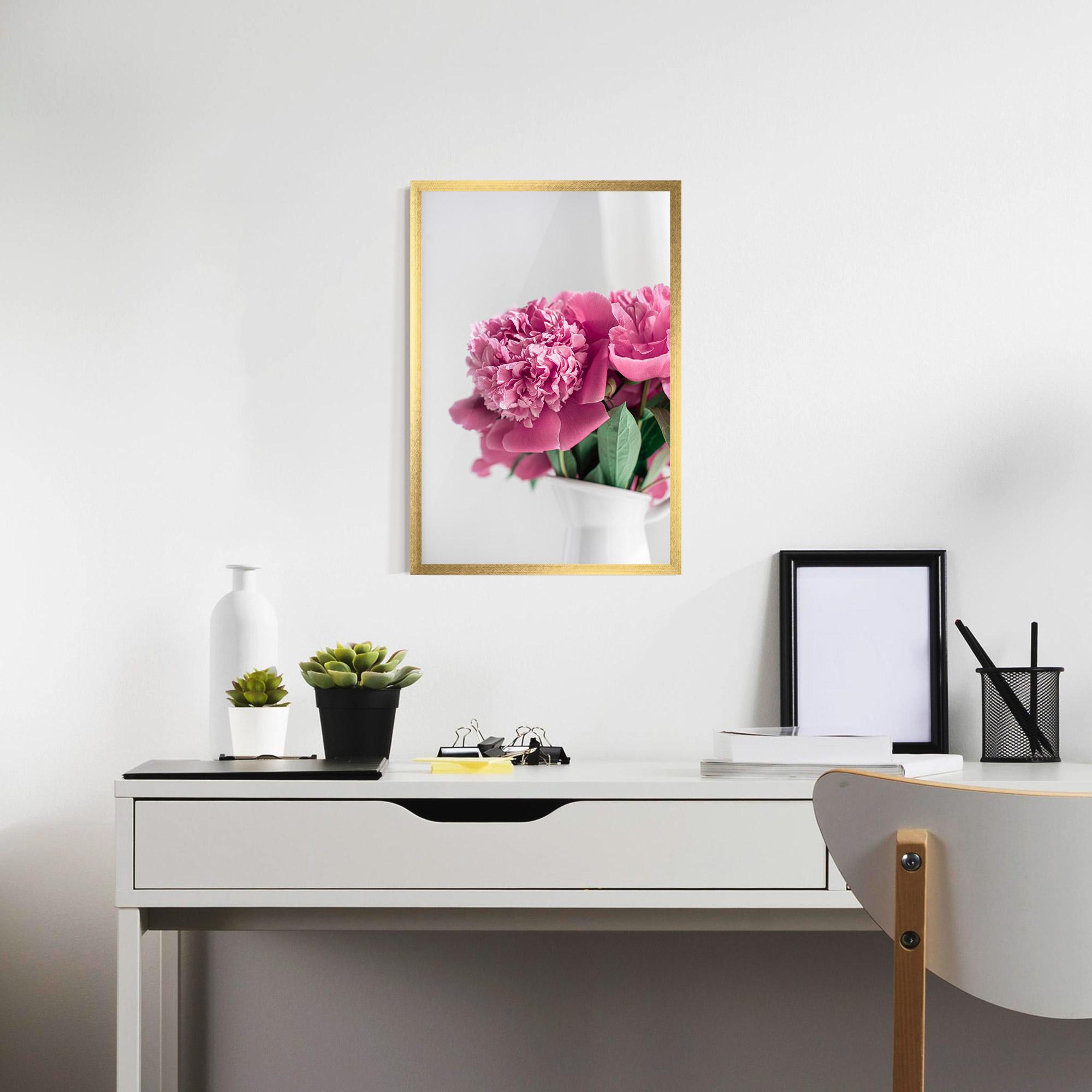 Poster Înrămat White Vase Pink mockup 7