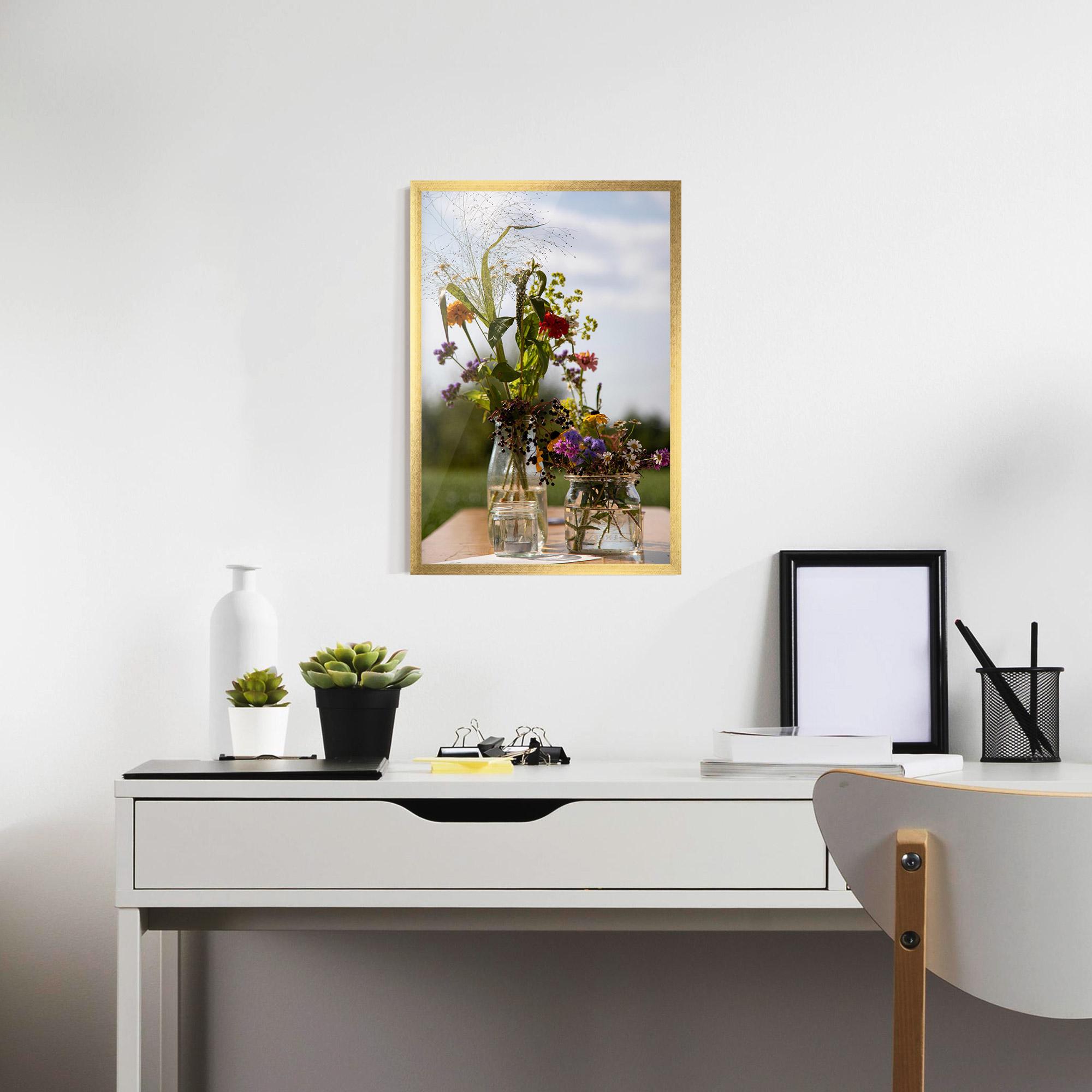 Poster Înrămat Wild Flowers Vase mockup 7