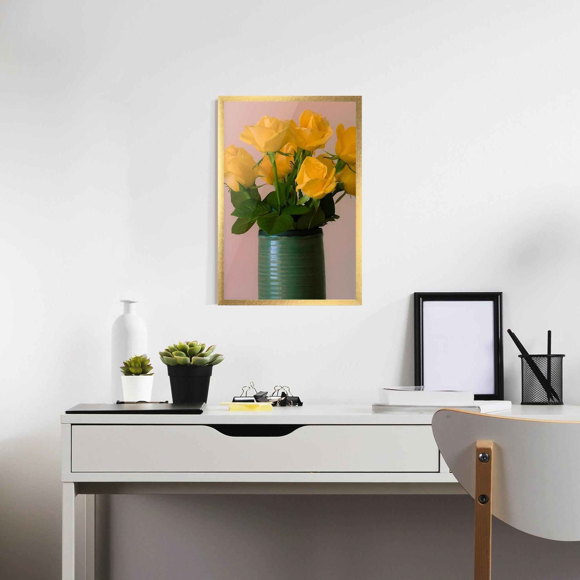 Poster Înrămat Yellow Roses Vase mockup 7