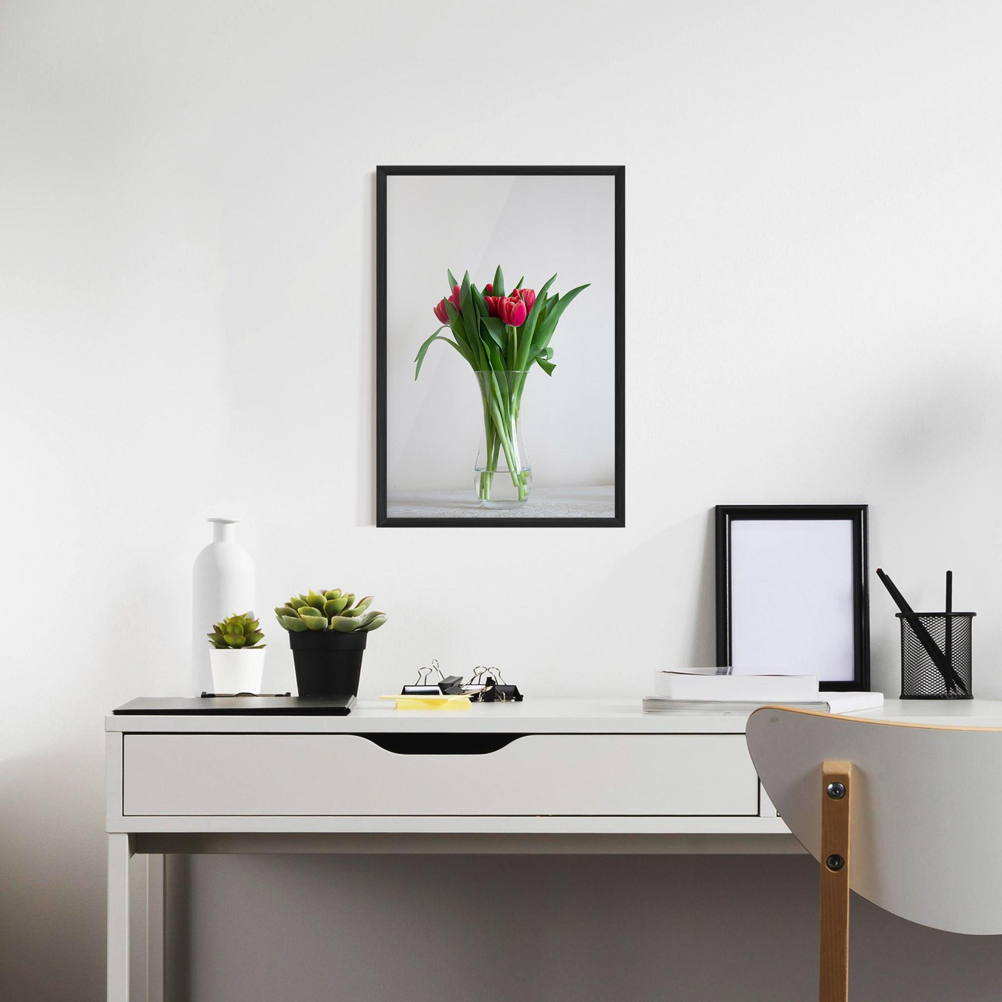 Poster Înrămat Pretty Tulips Vase mockup 7