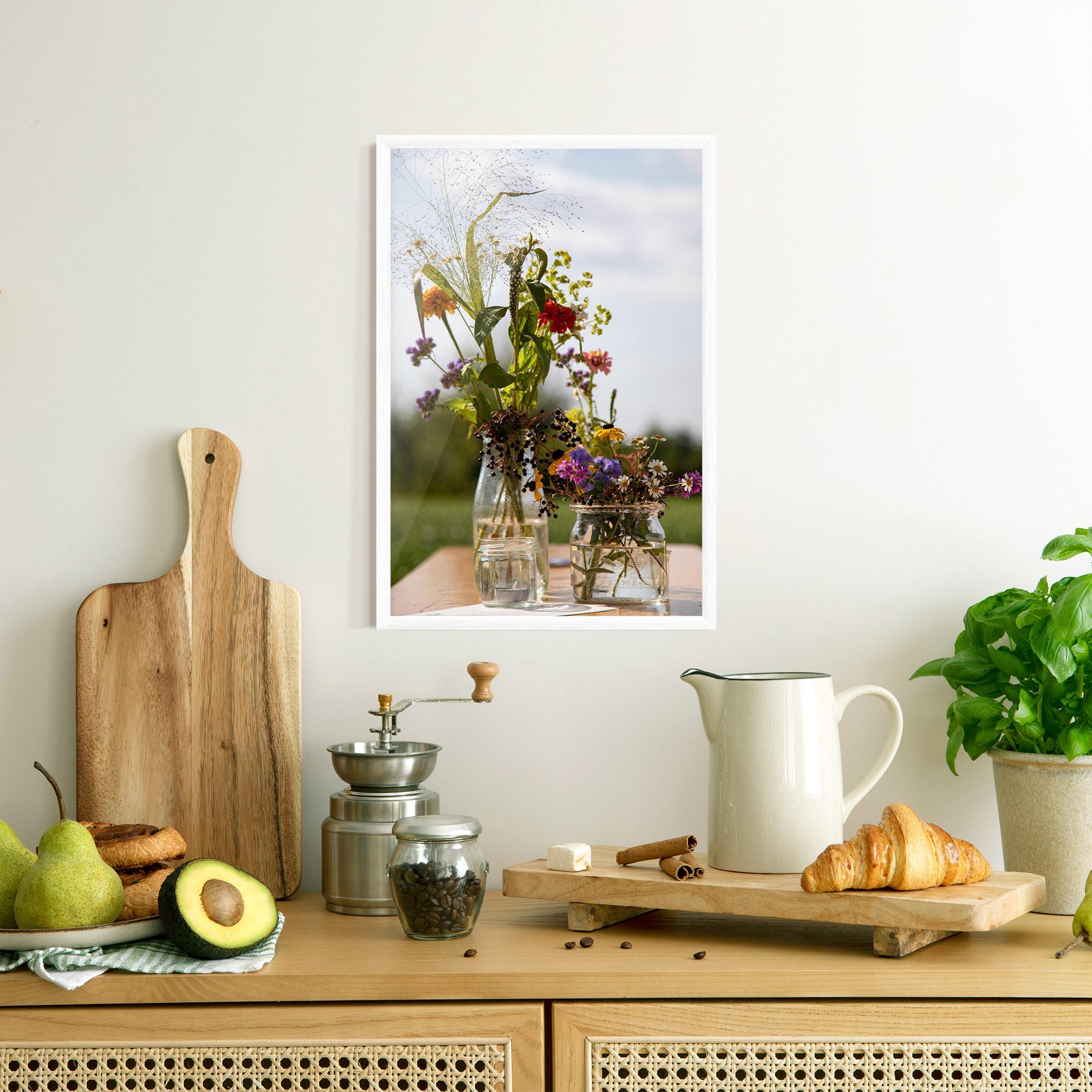 Poster Înrămat Wild Flowers Vase mockup 8