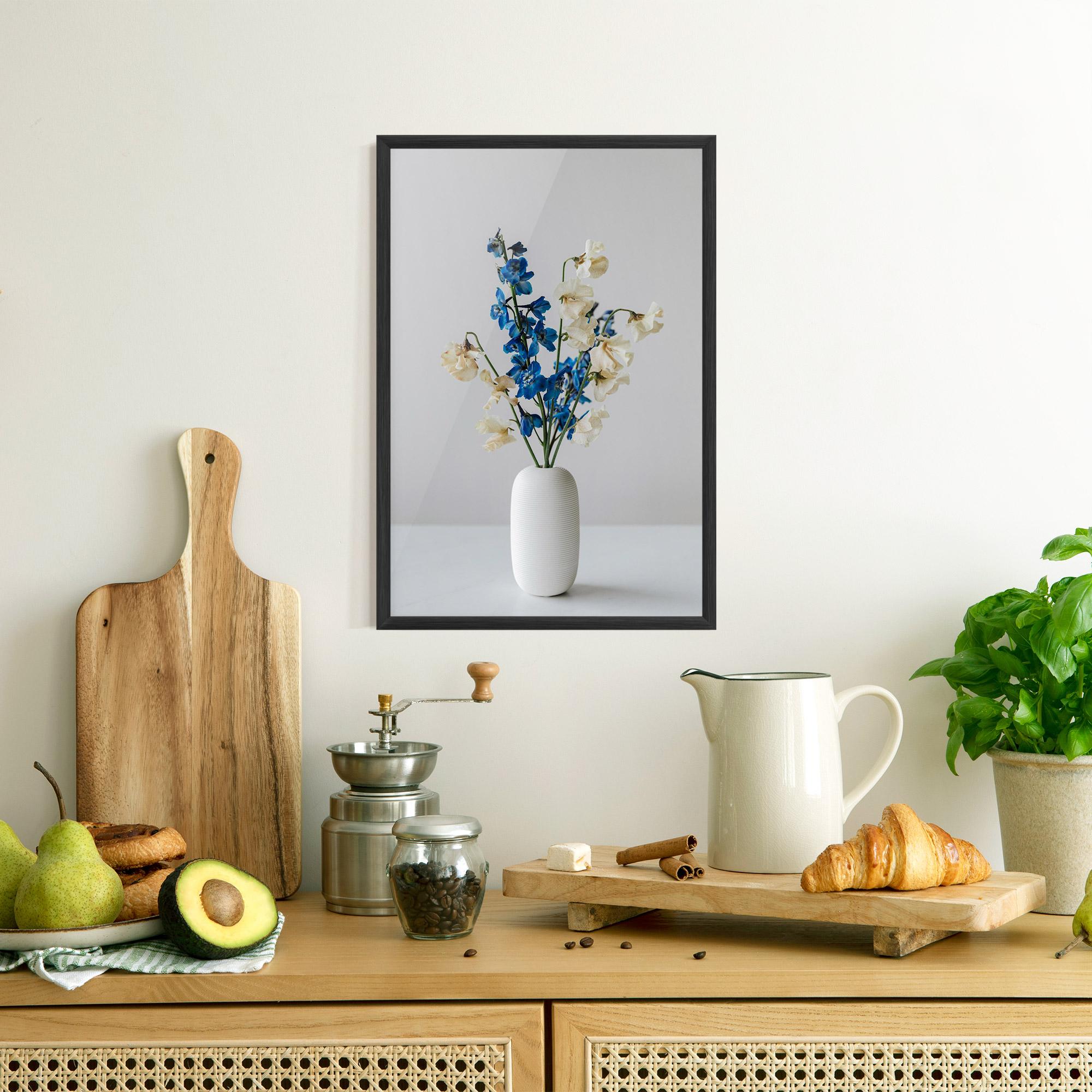 Poster Înrămat Blue White Vase mockup 8