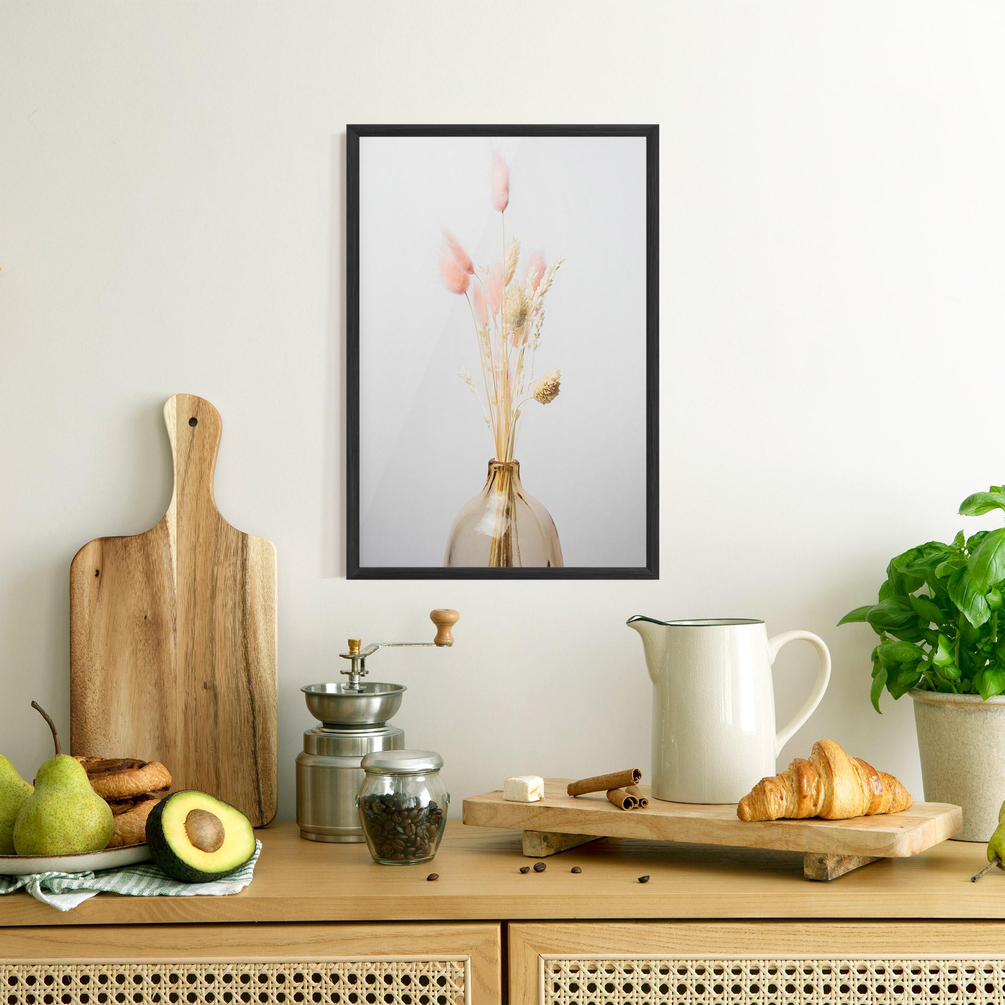 Poster Înrămat Pink Cream Flower Vase mockup 8