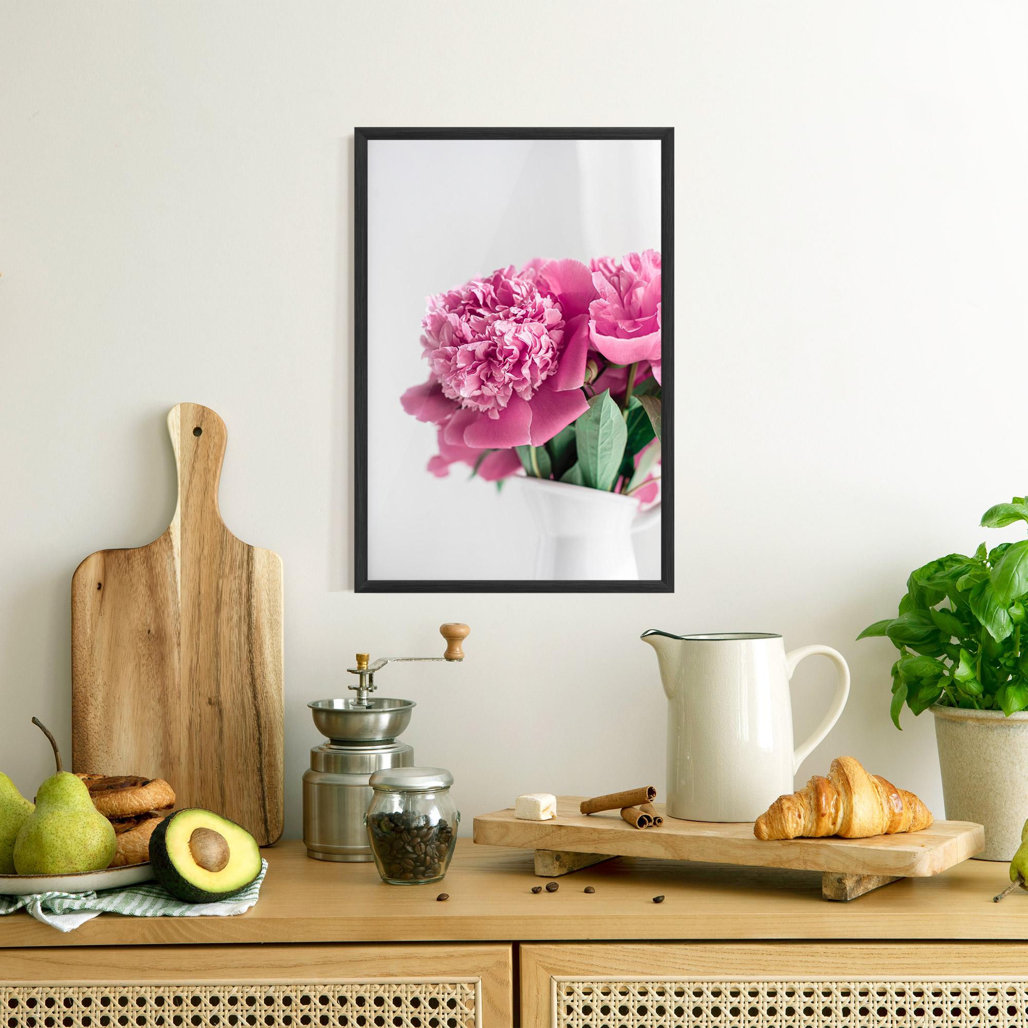 Poster Înrămat White Vase Pink mockup 8