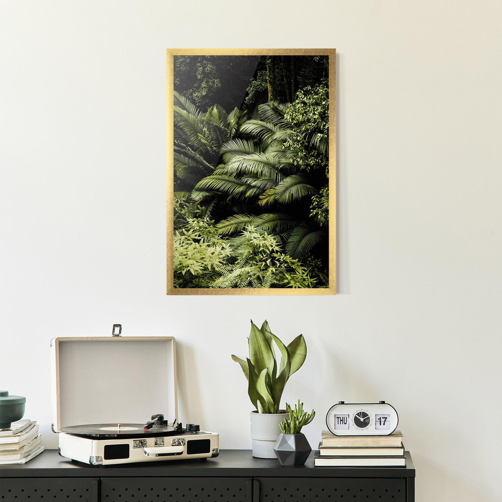 Poster Înrămat Into The Jungle mockup 2