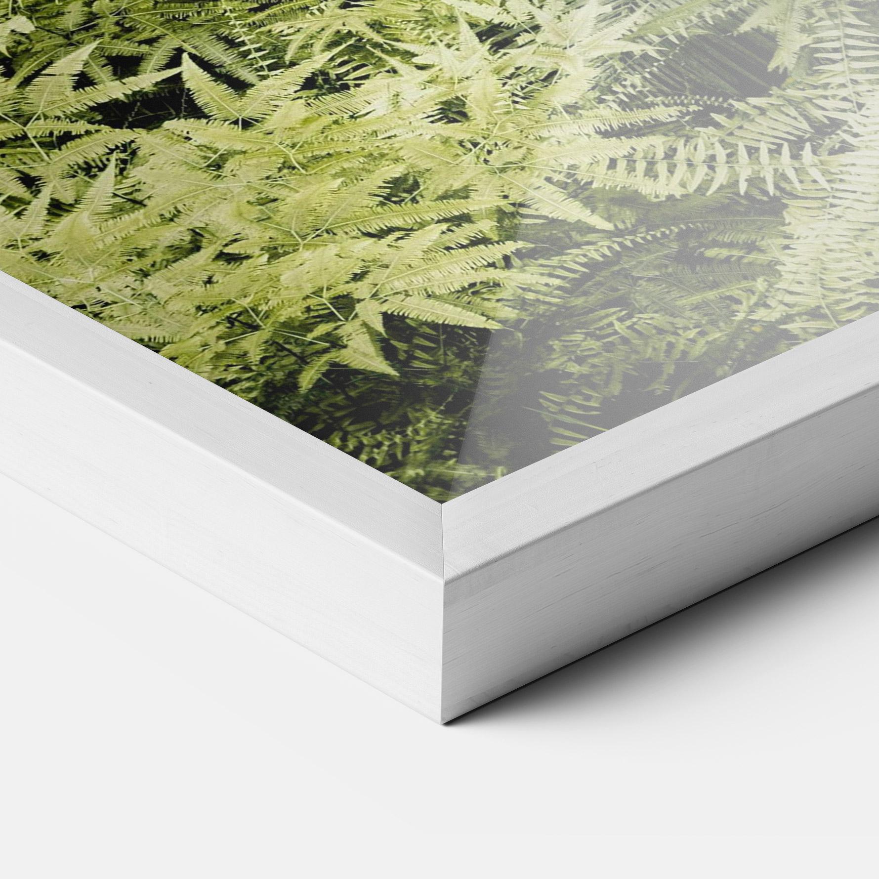 Poster Înrămat Into The Jungle mockup 3