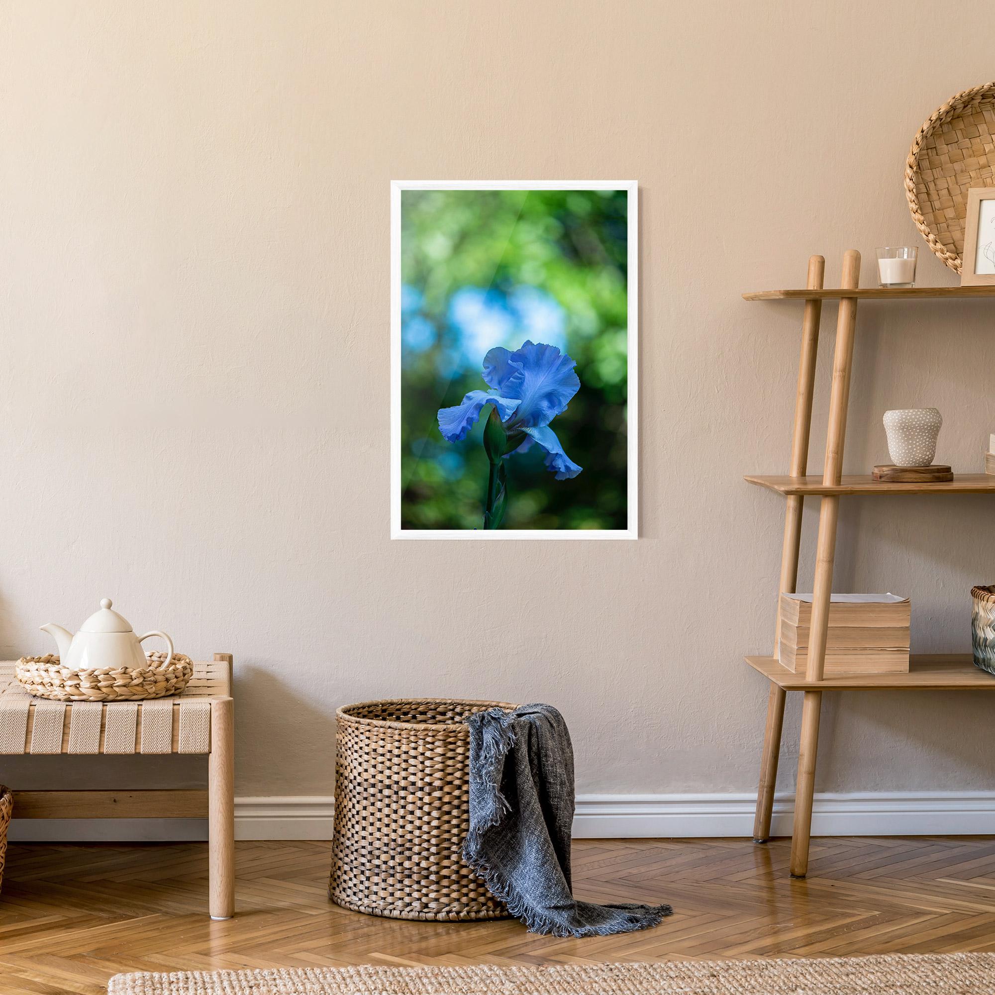 Poster Înrămat Blue Iris In The Garden mockup 9