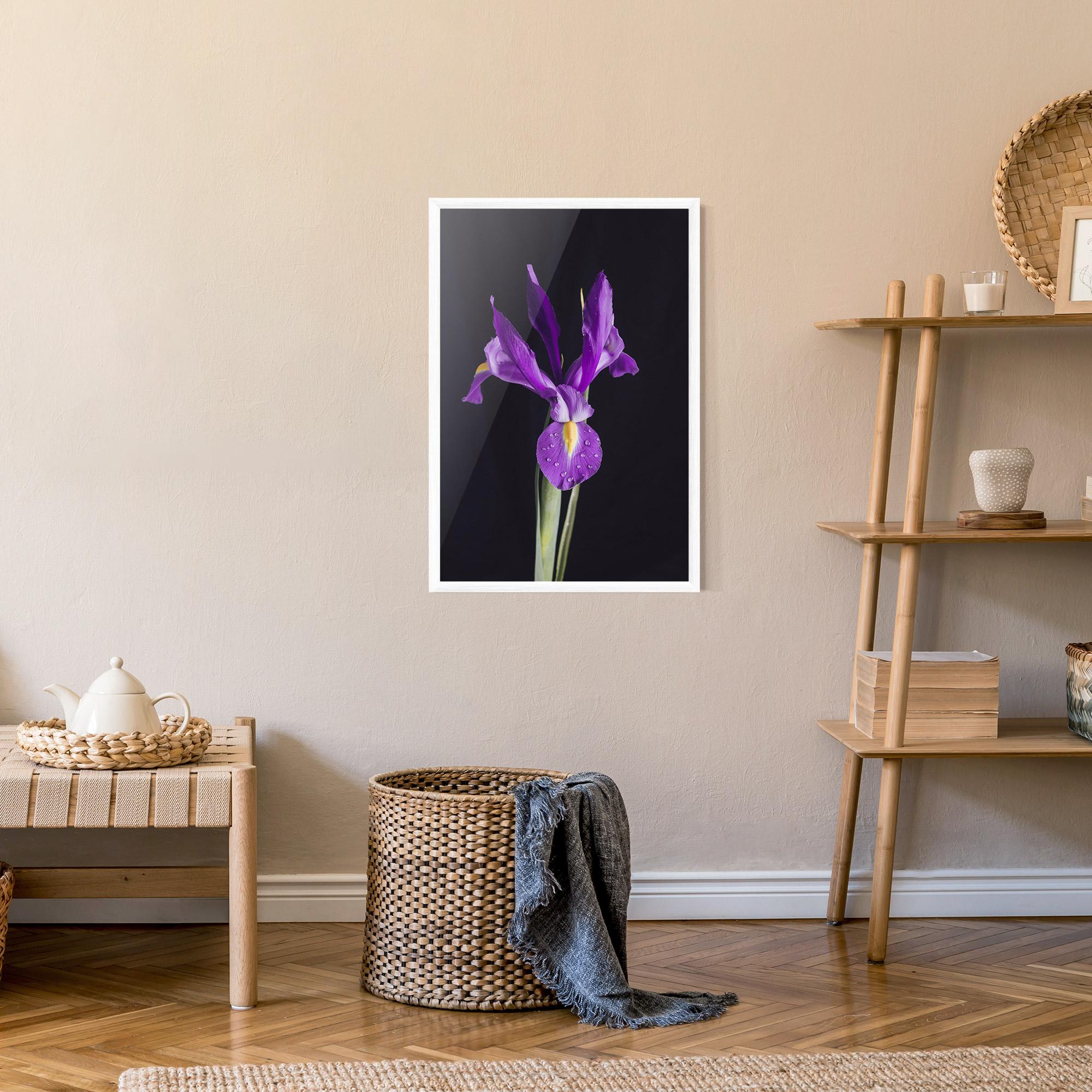 Poster Înrămat Fresh Purple Iris mockup 9