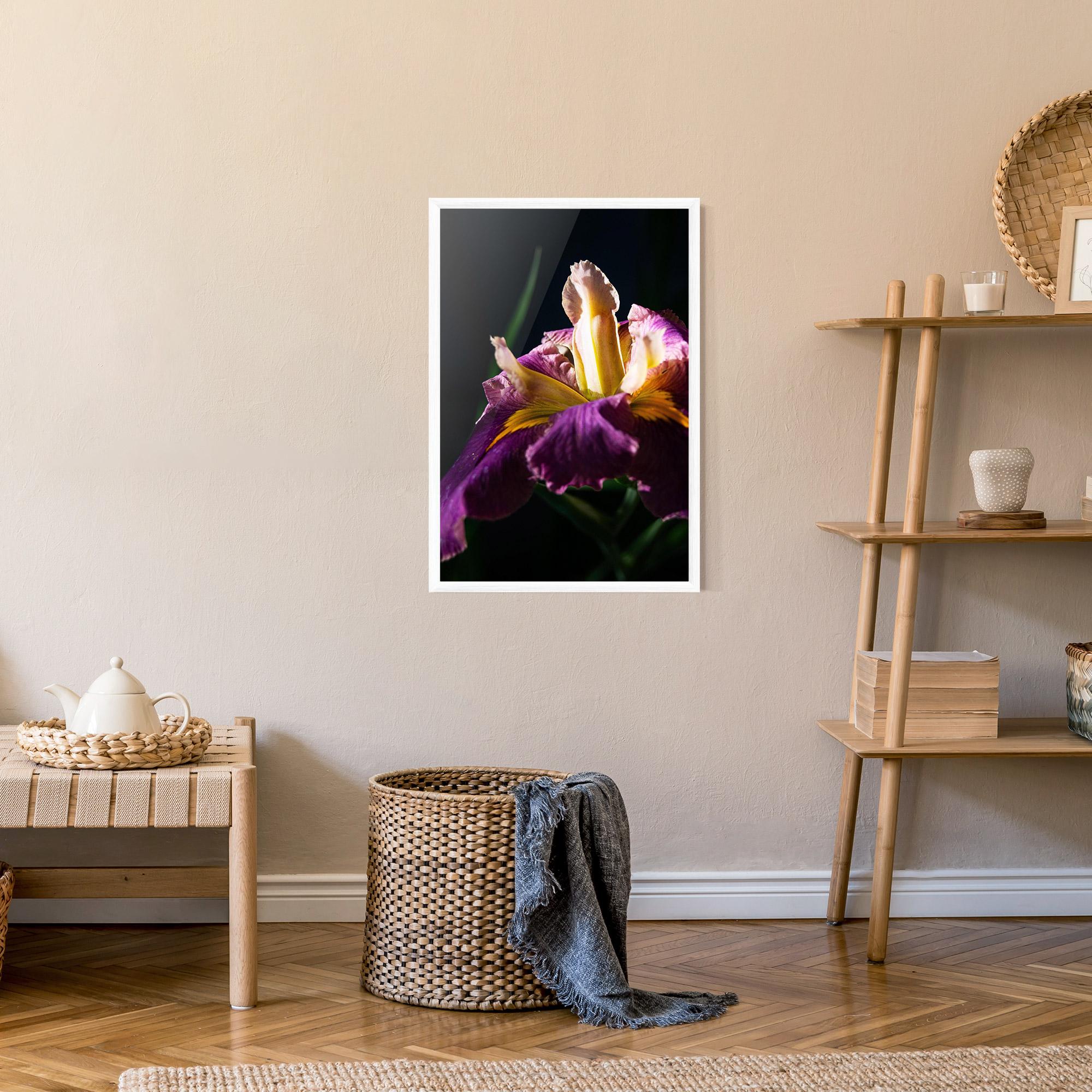 Poster Înrămat Pastel Yellow Iris mockup 9