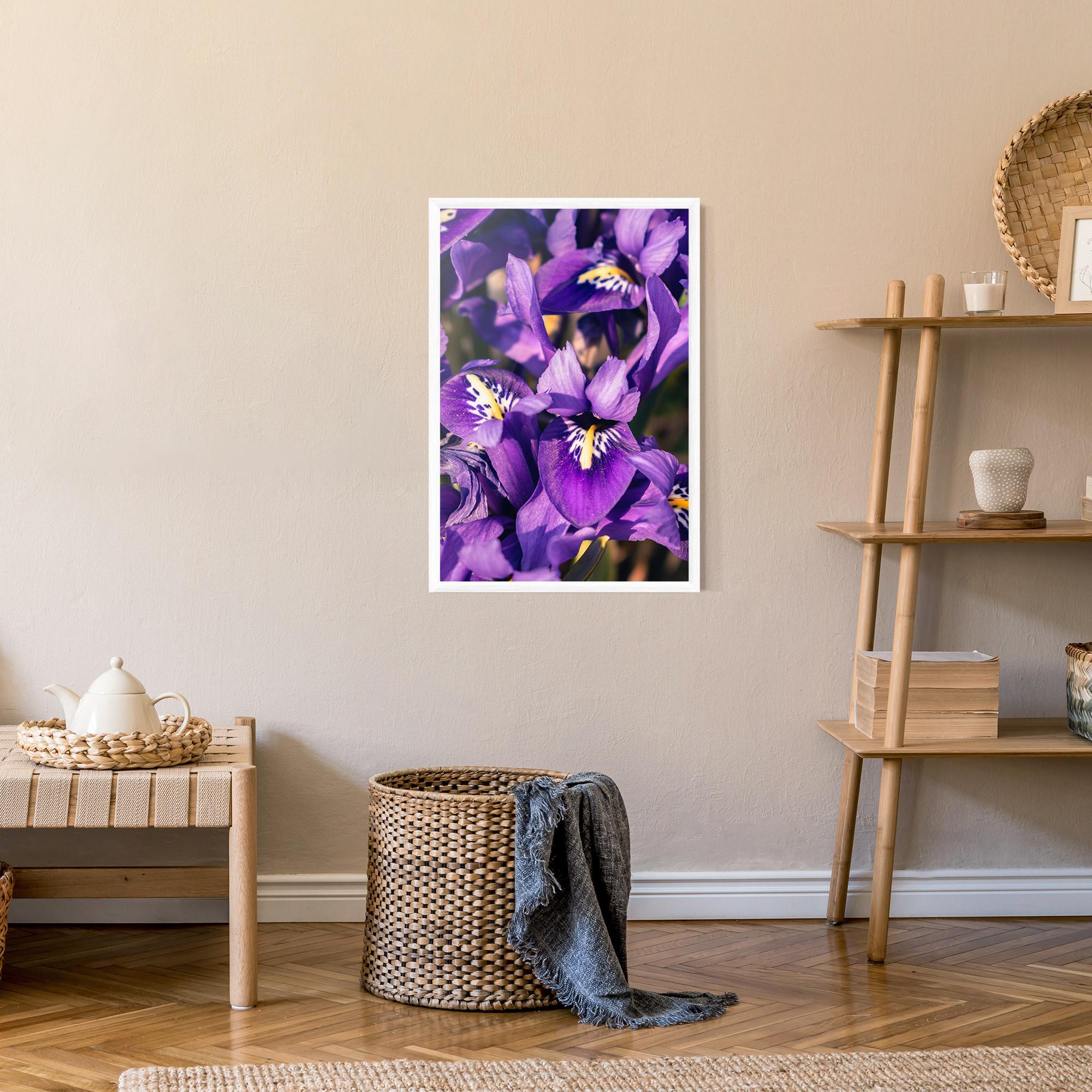 Poster Înrămat Small Purple Iris mockup 9