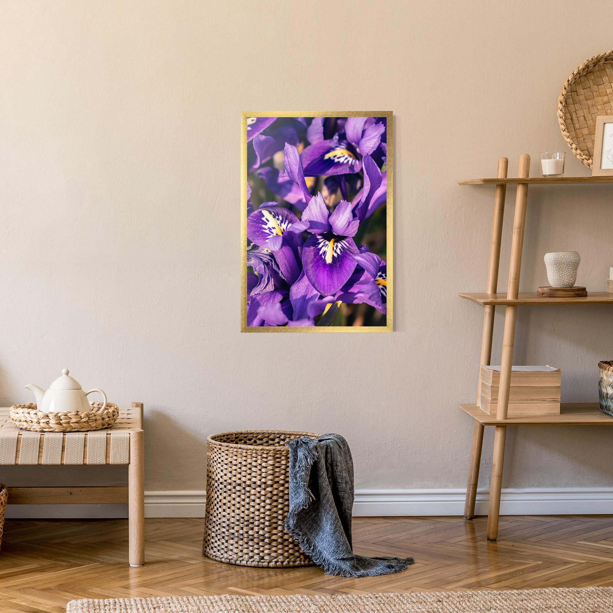 Poster Înrămat Small Purple Iris mockup 9
