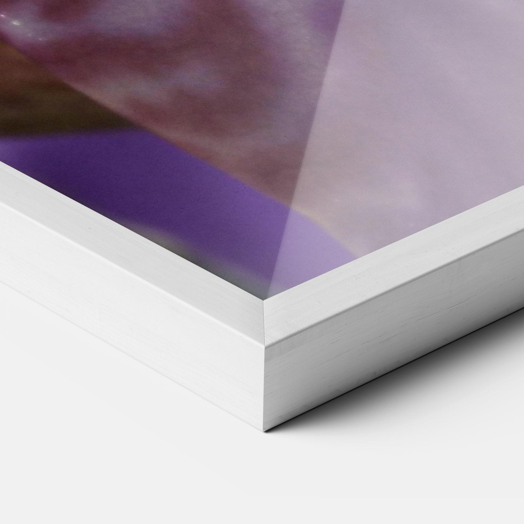 Poster Înrămat Purple Iris Close Up mockup 3