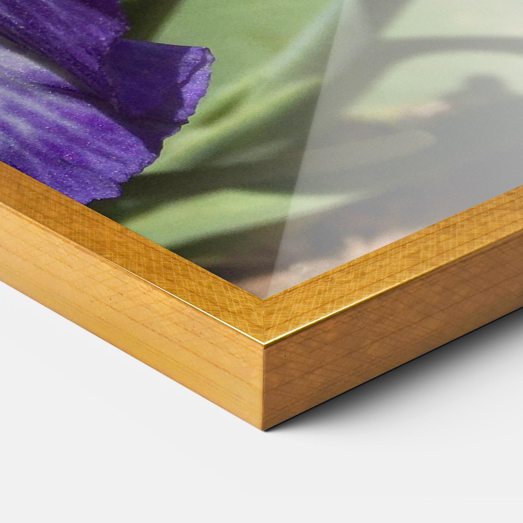 Poster Înrămat Garden White Purple Irirs mockup 3