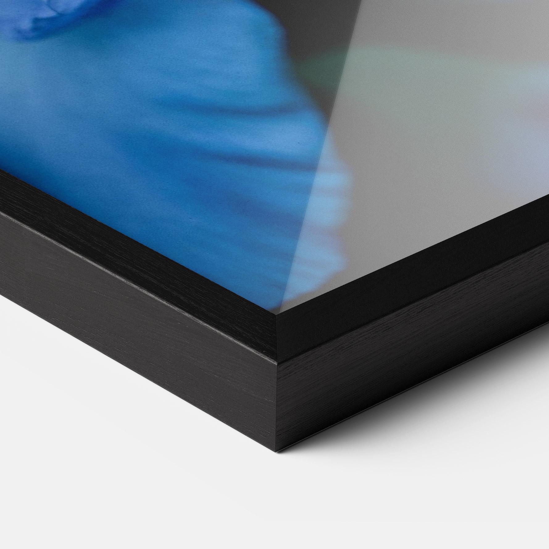 Poster Înrămat Ocean Blue Iris mockup 3