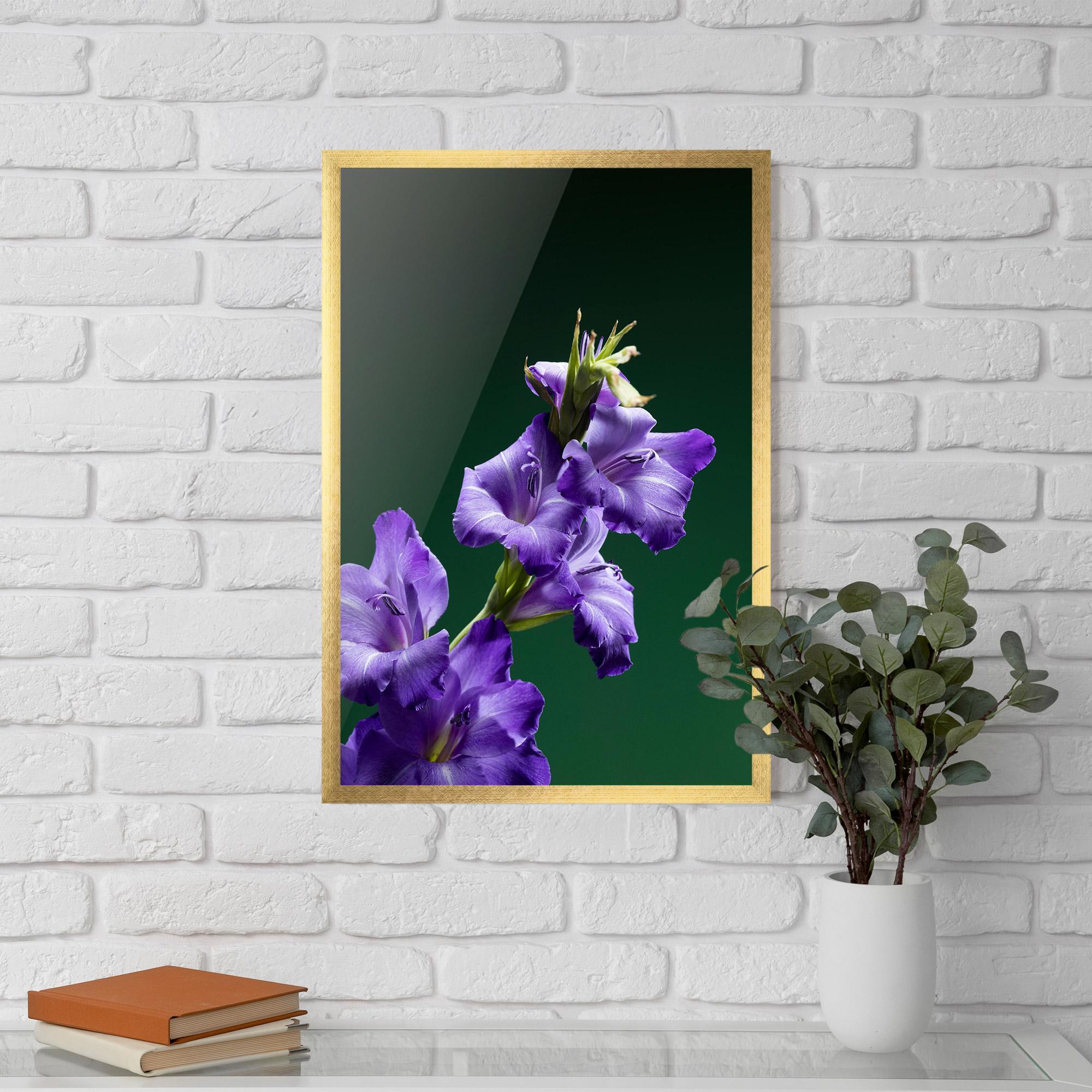 Poster Înrămat Iris On Green mockup 5
