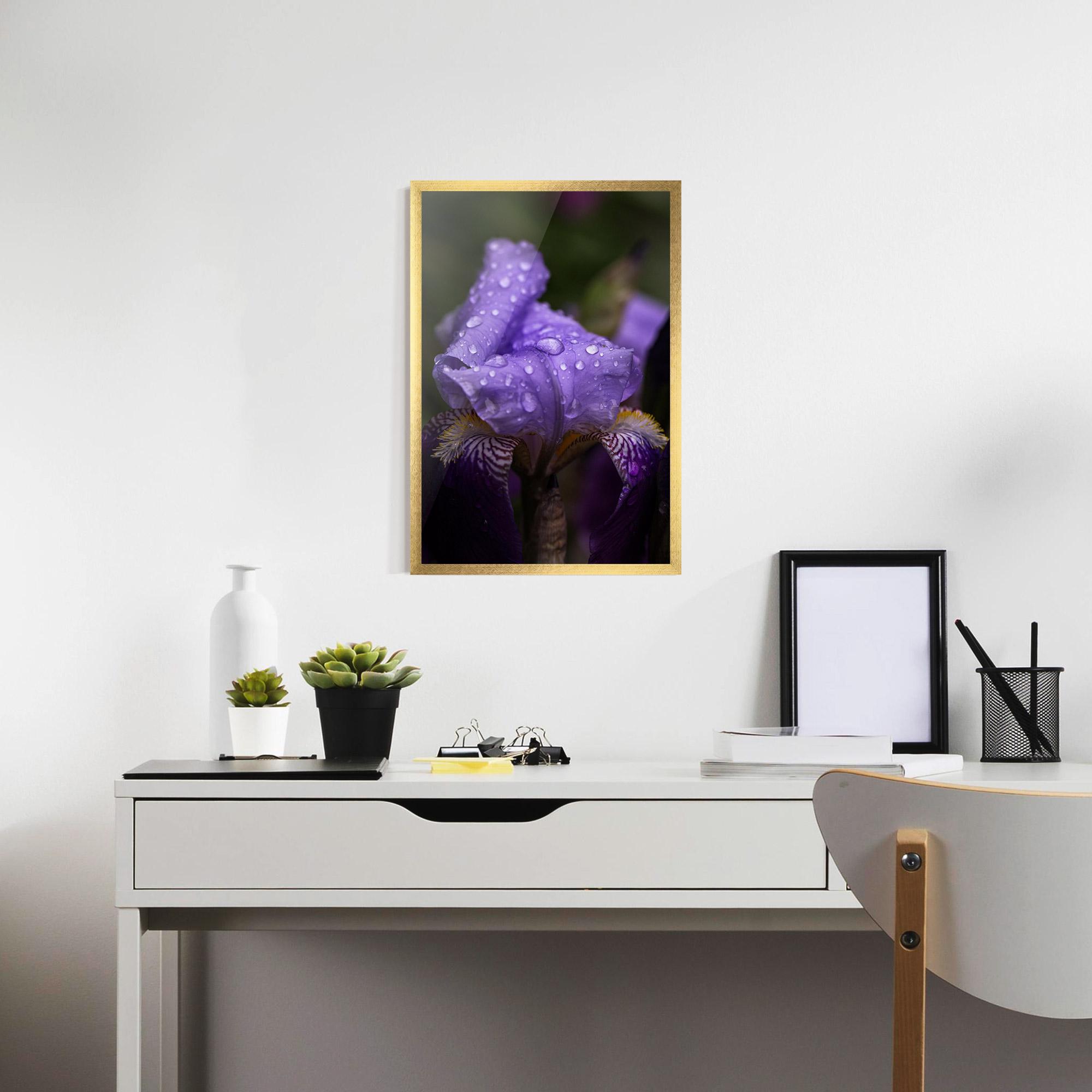 Poster Înrămat Rain In The Garden mockup 7