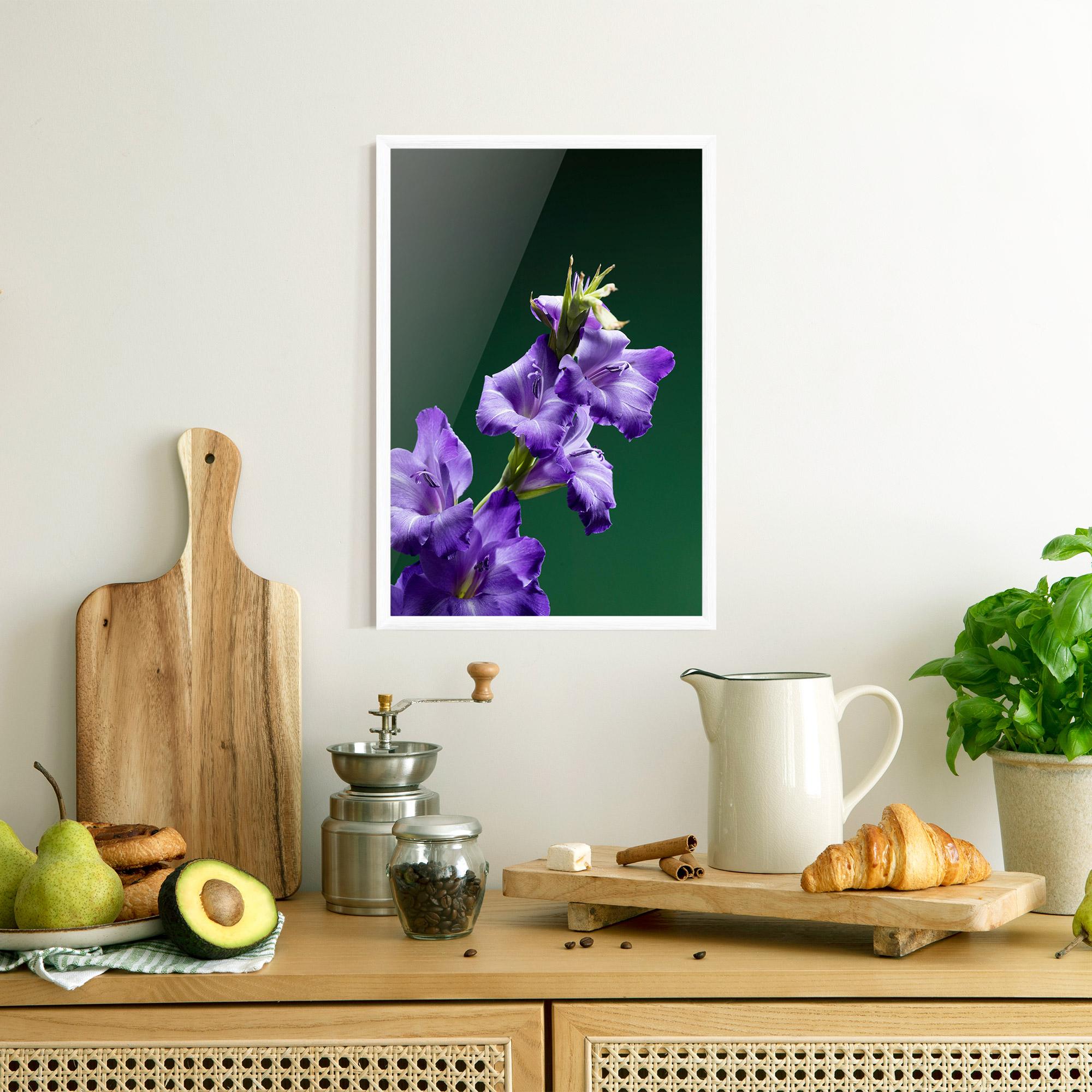 Poster Înrămat Iris On Green mockup 8