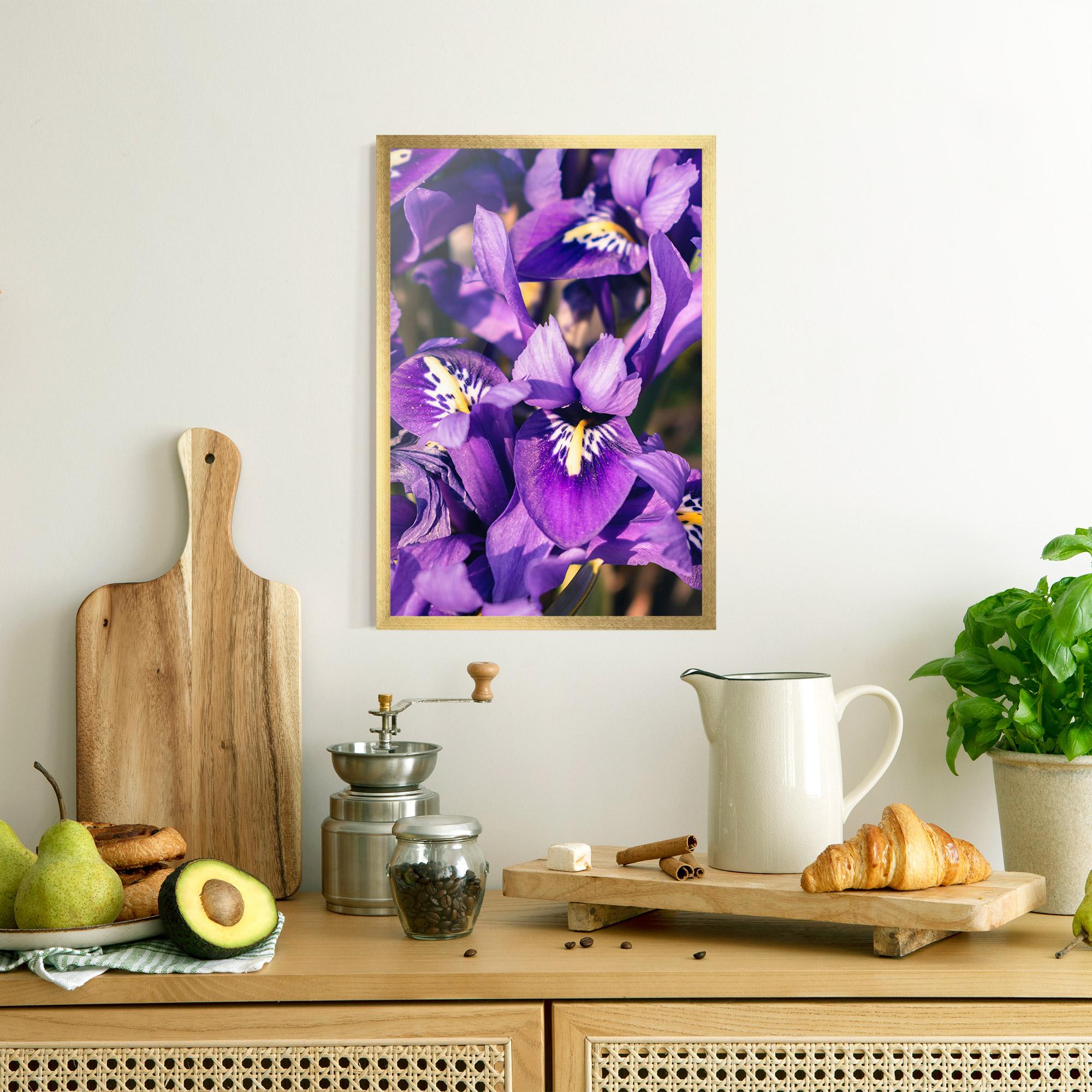 Poster Înrămat Small Purple Iris mockup 8