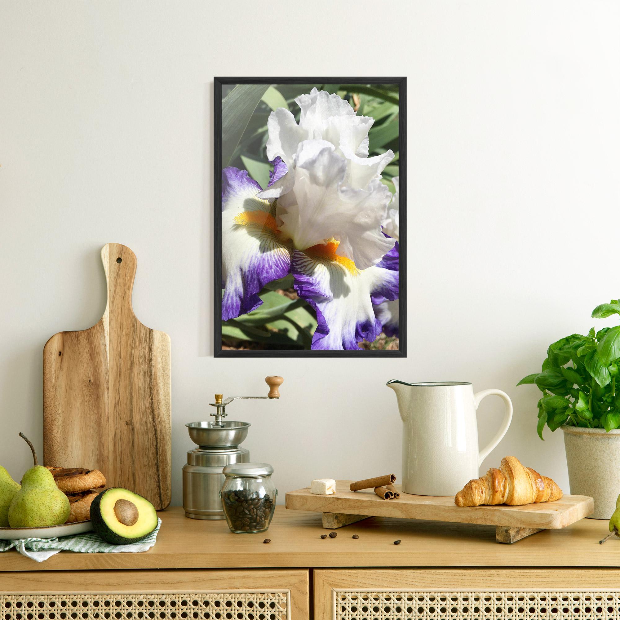 Poster Înrămat Garden White Purple Irirs mockup 8