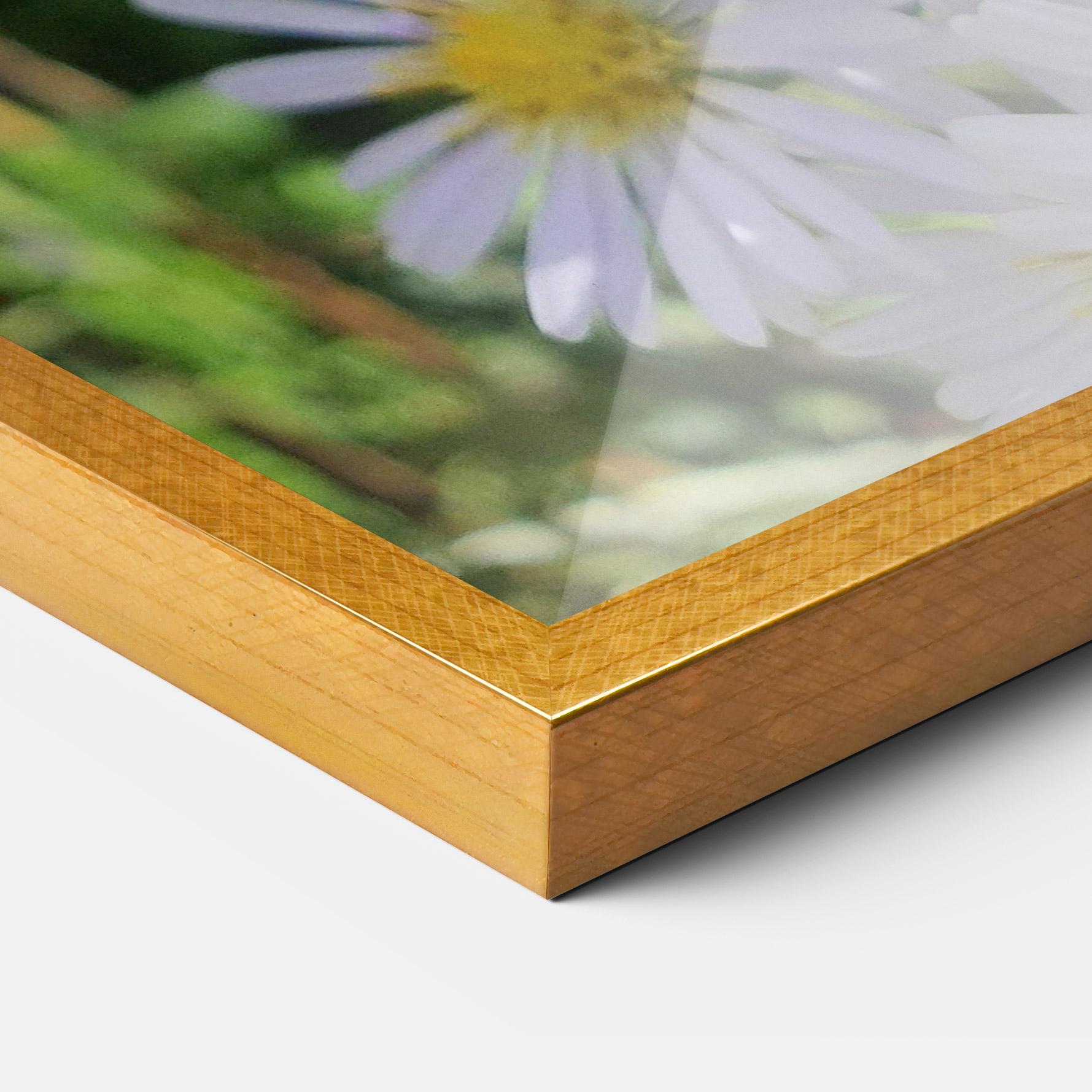 Poster Înrămat Bee On Light Purple Daisy mockup 3