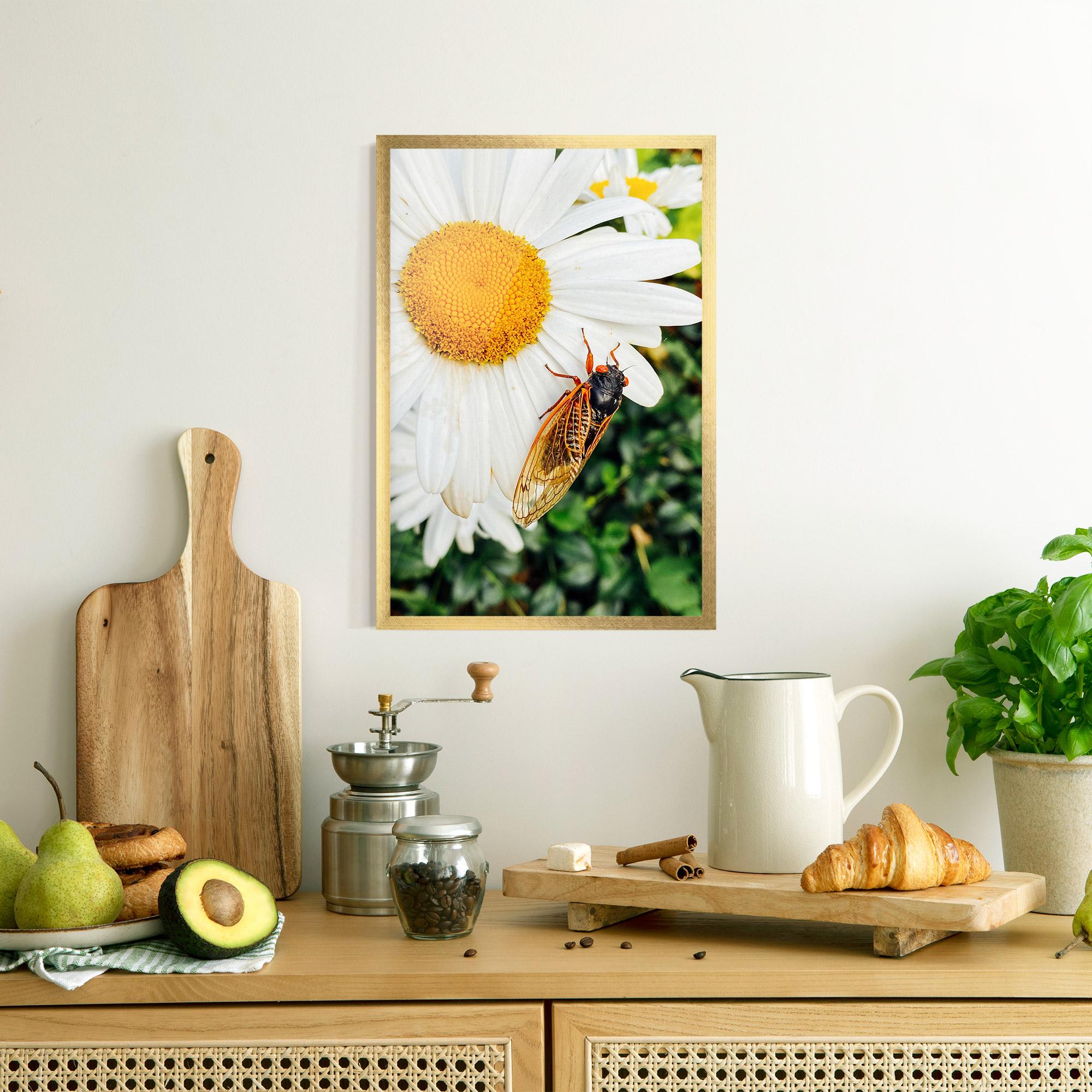 Poster Înrămat Bug On The Daisy mockup 8