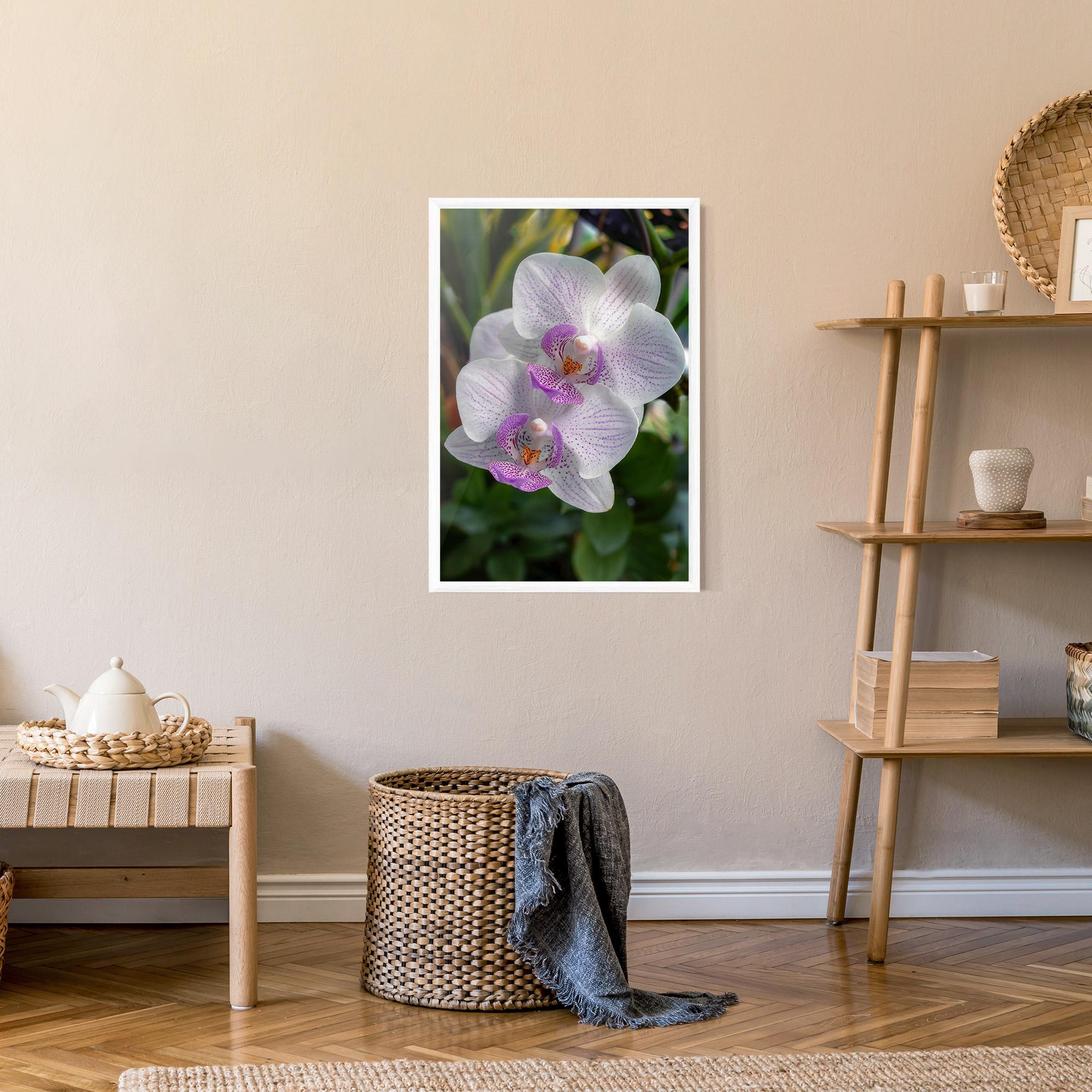 Poster Înrămat White Orchids mockup 9