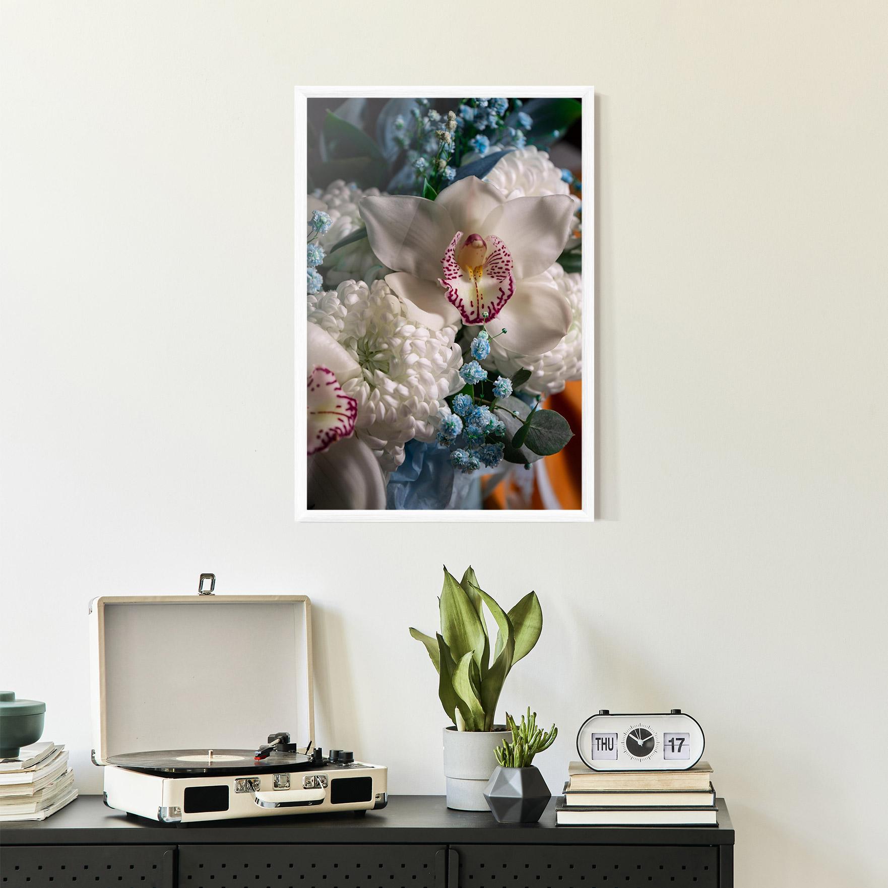 Poster Înrămat White Orchid With Blue mockup 2