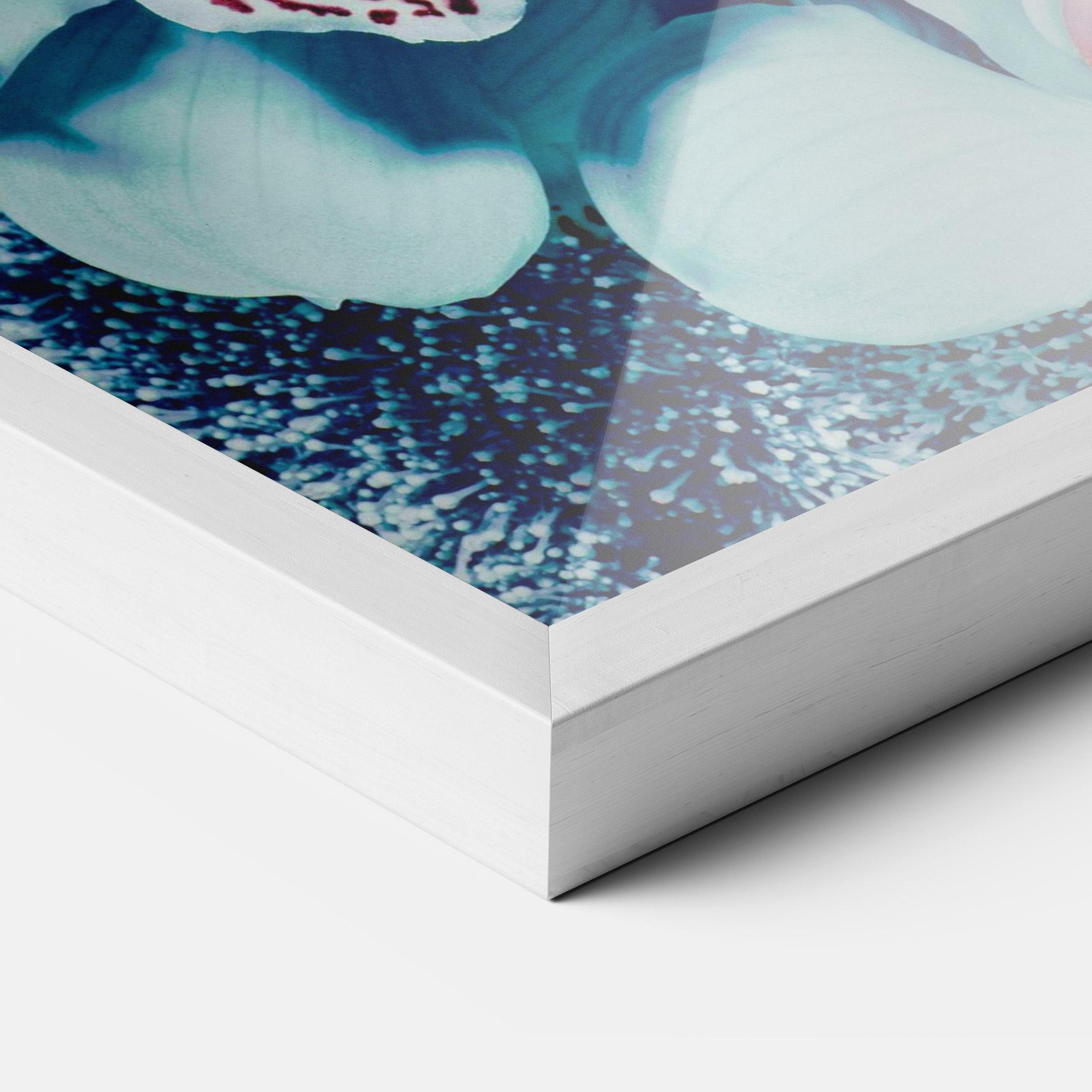 Poster Înrămat Light Blue Orchids mockup 3