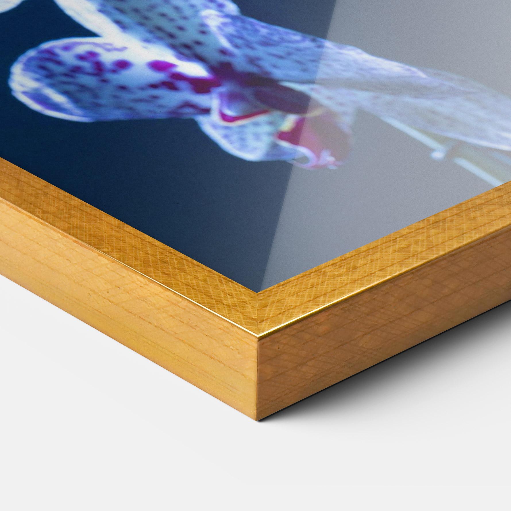 Poster Înrămat Blue Light Orchid mockup 3