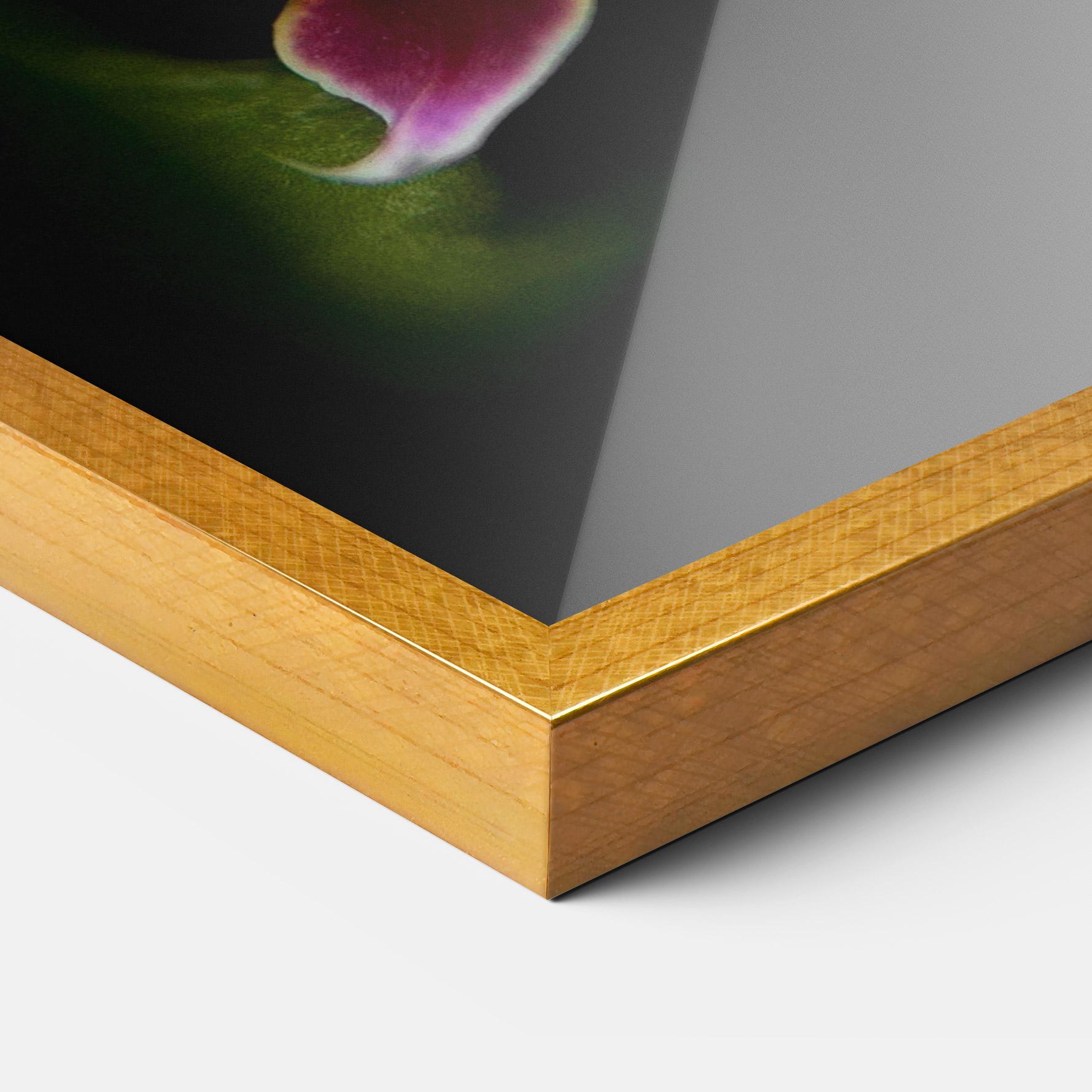 Poster Înrămat Wild White Purple Orchid mockup 3