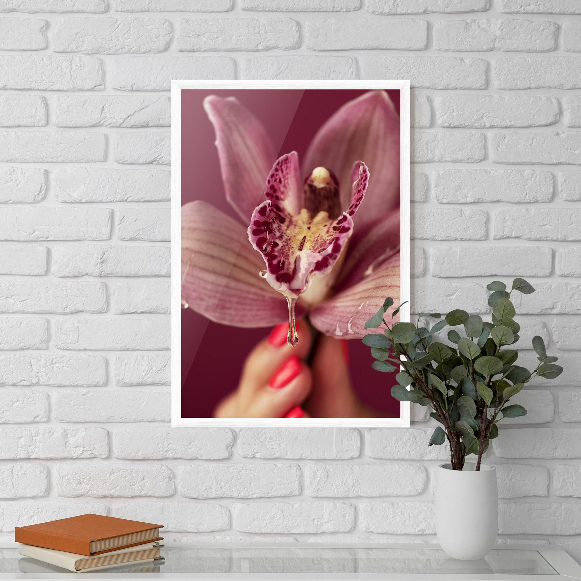Poster Înrămat Wet Orchid mockup 5