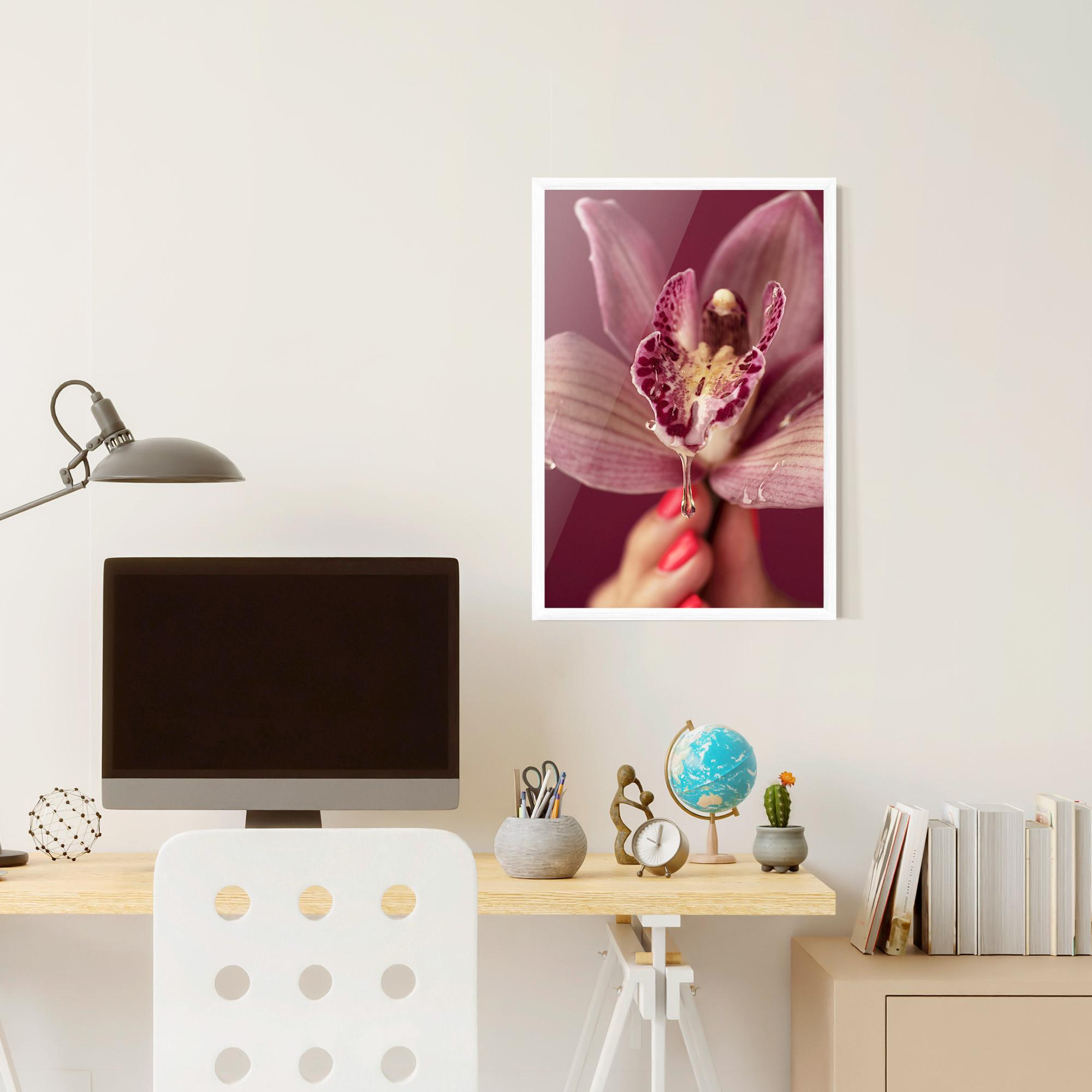 Poster Înrămat Wet Orchid mockup 6