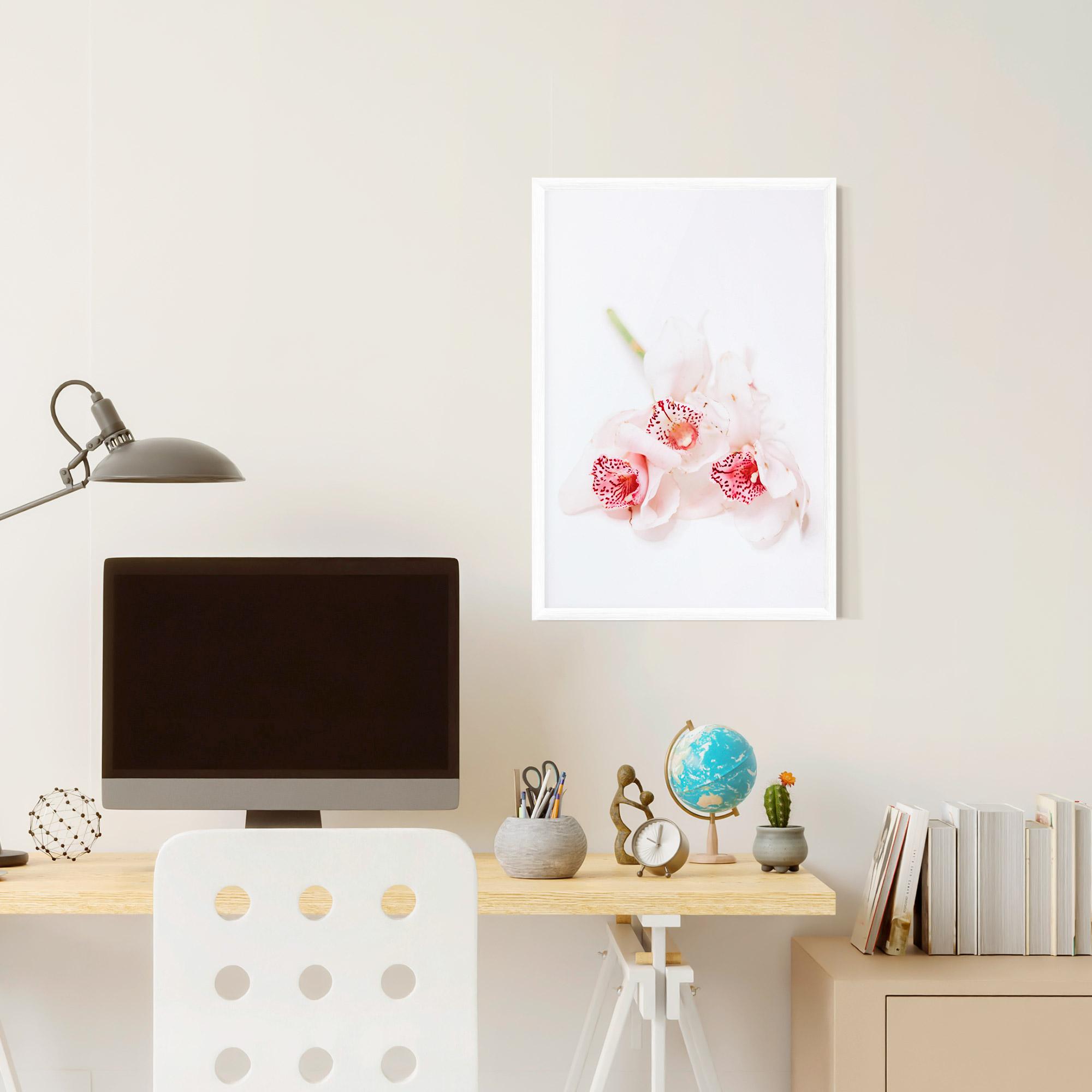 Poster Înrămat White Orchid With Pink mockup 6