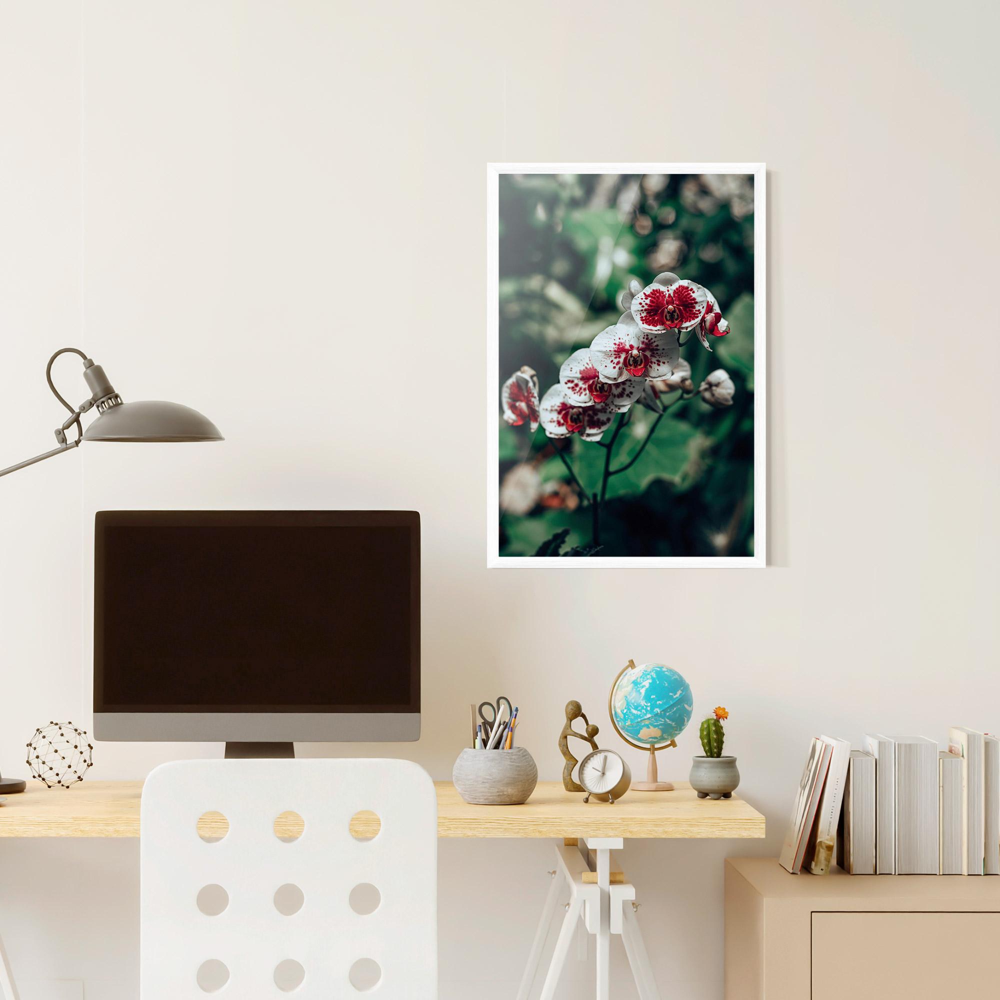 Poster Înrămat White Red Orchid mockup 6