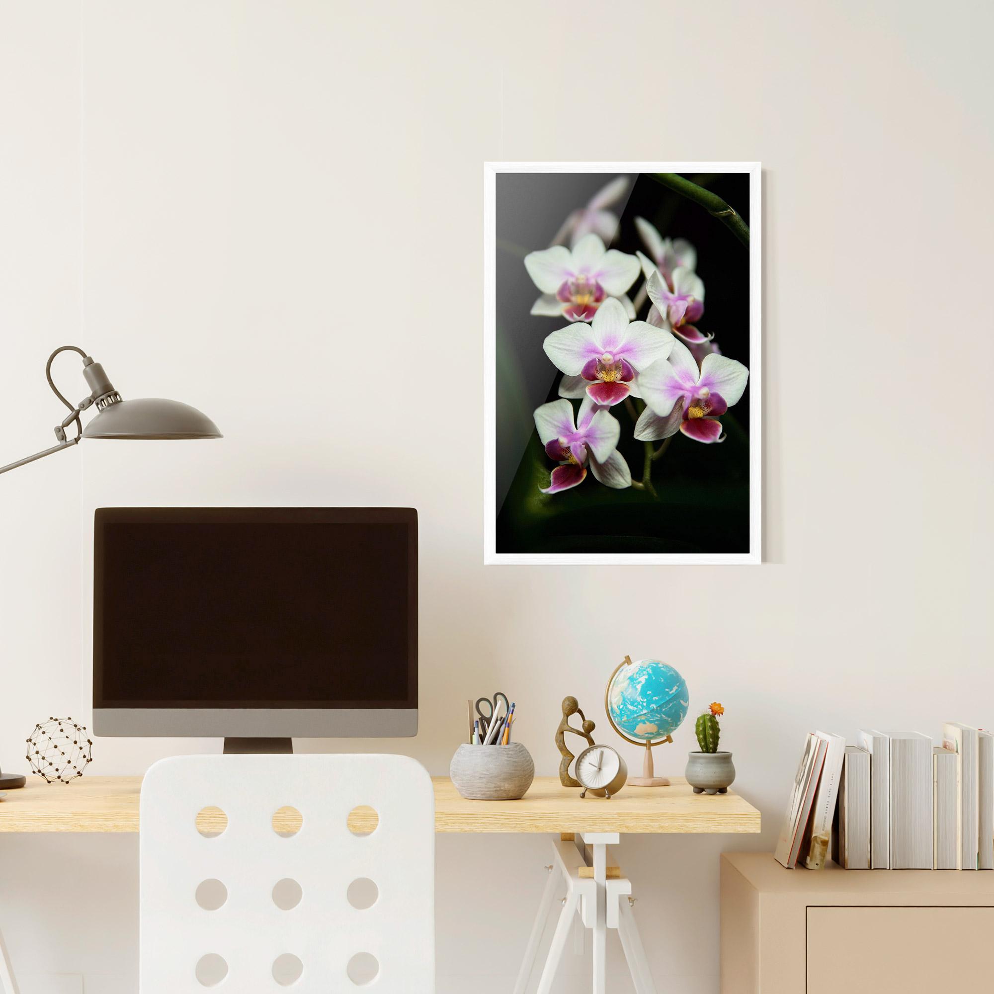 Poster Înrămat Wild White Purple Orchid mockup 6