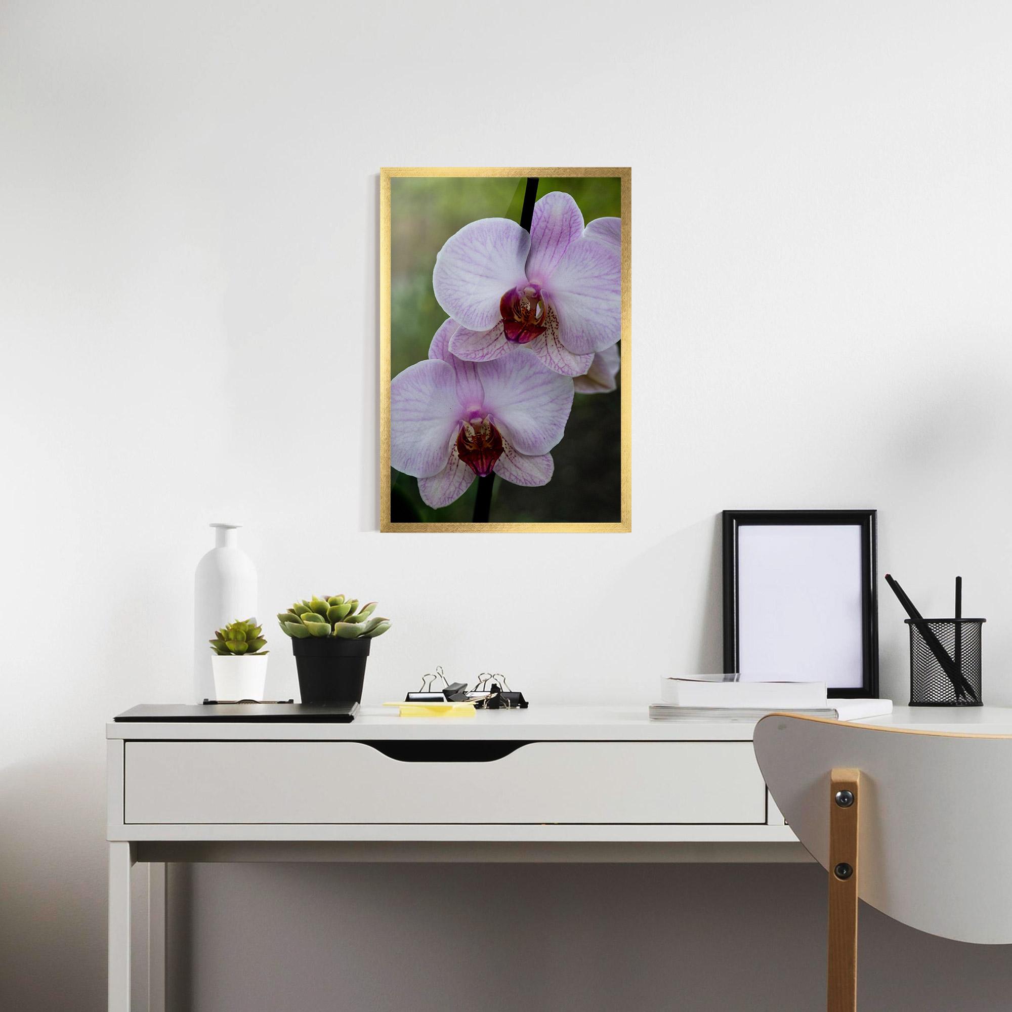 Poster Înrămat Garden Light Purple Orchid mockup 7