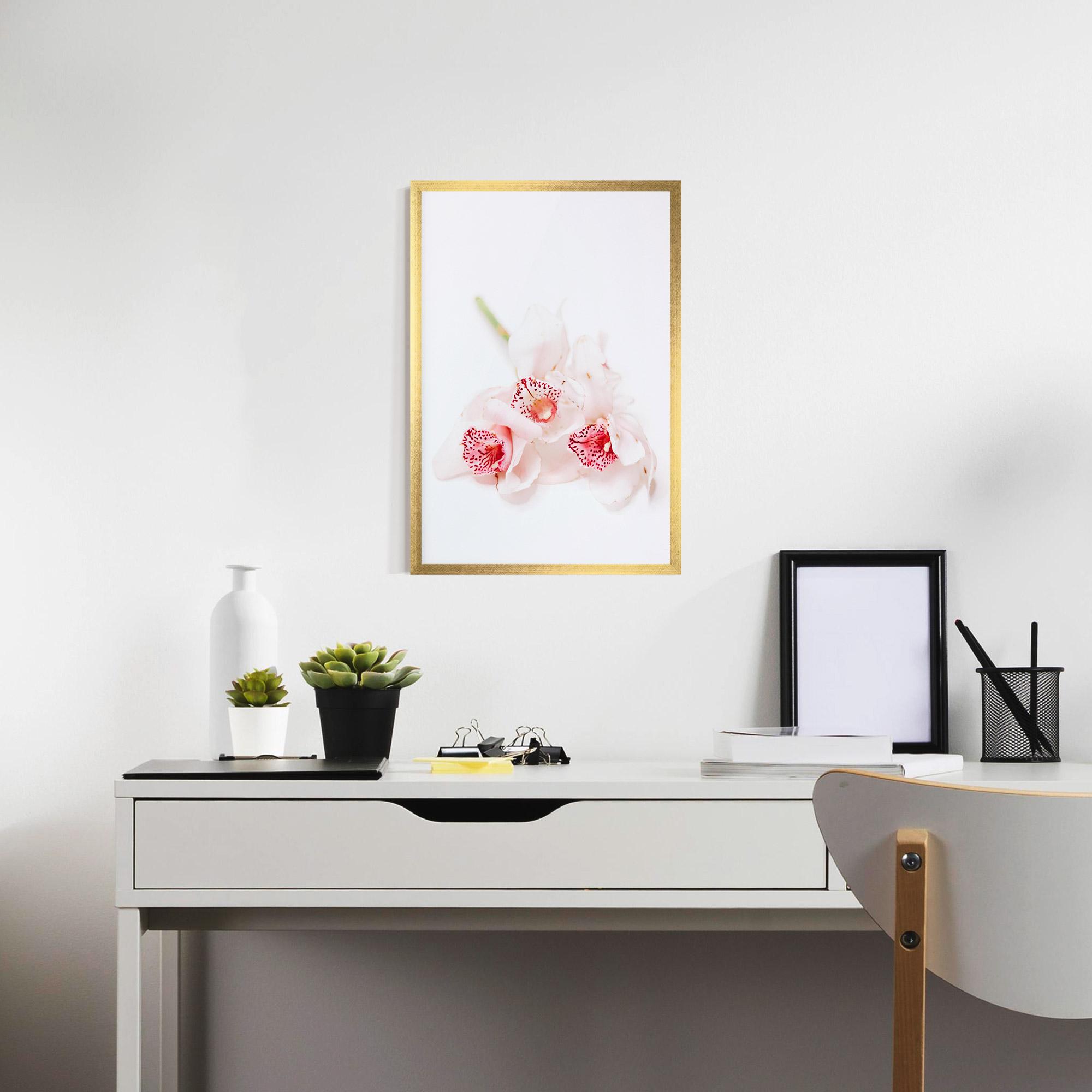 Poster Înrămat White Orchid With Pink mockup 7