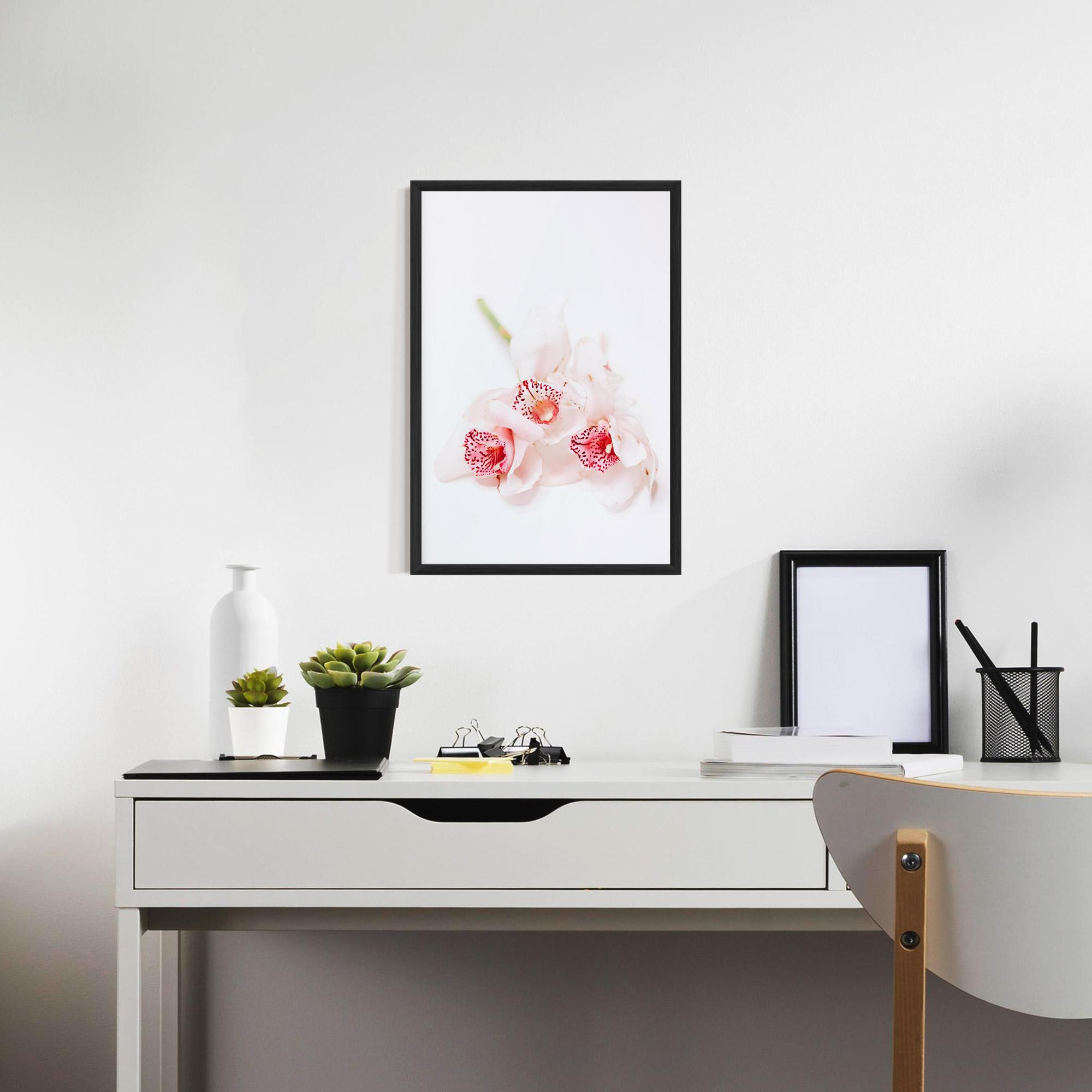 Poster Înrămat White Orchid With Pink mockup 7