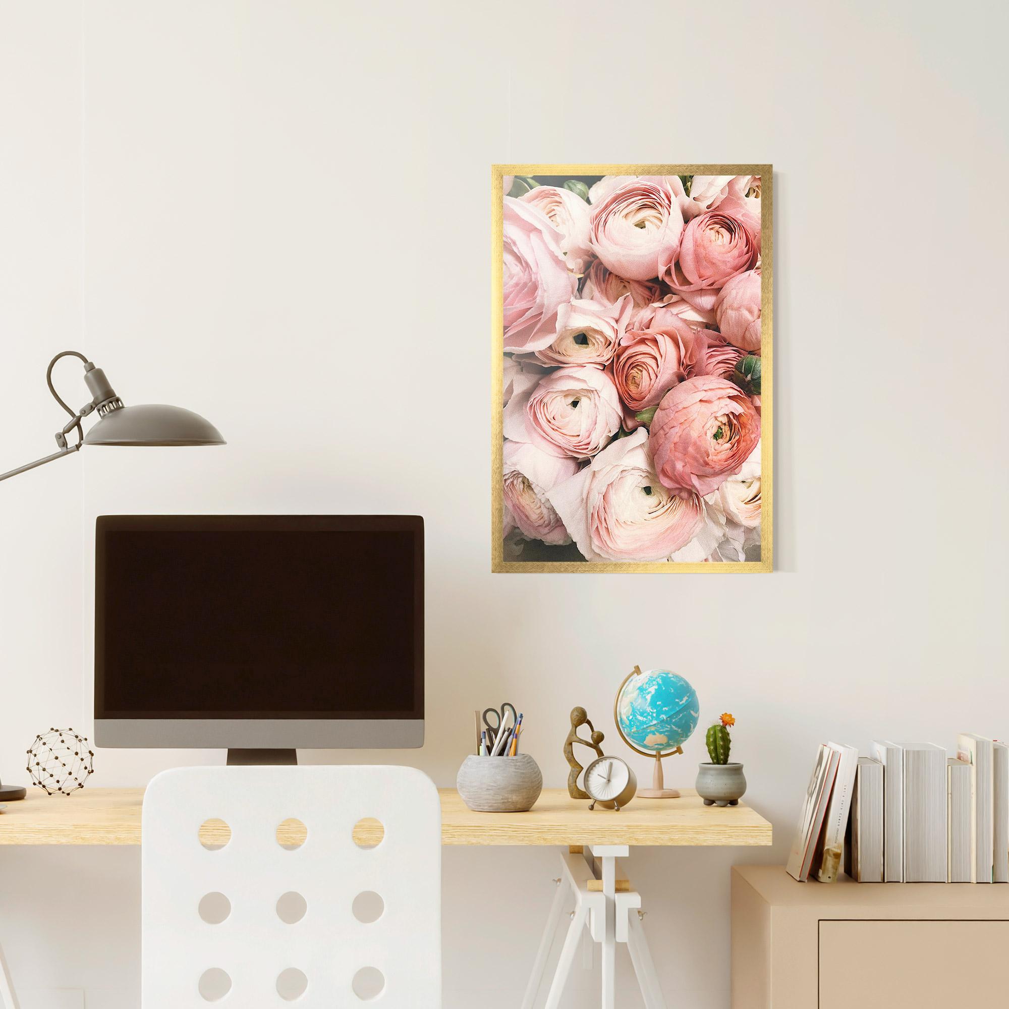 Poster Înrămat Pink Rose Bouquet mockup 6