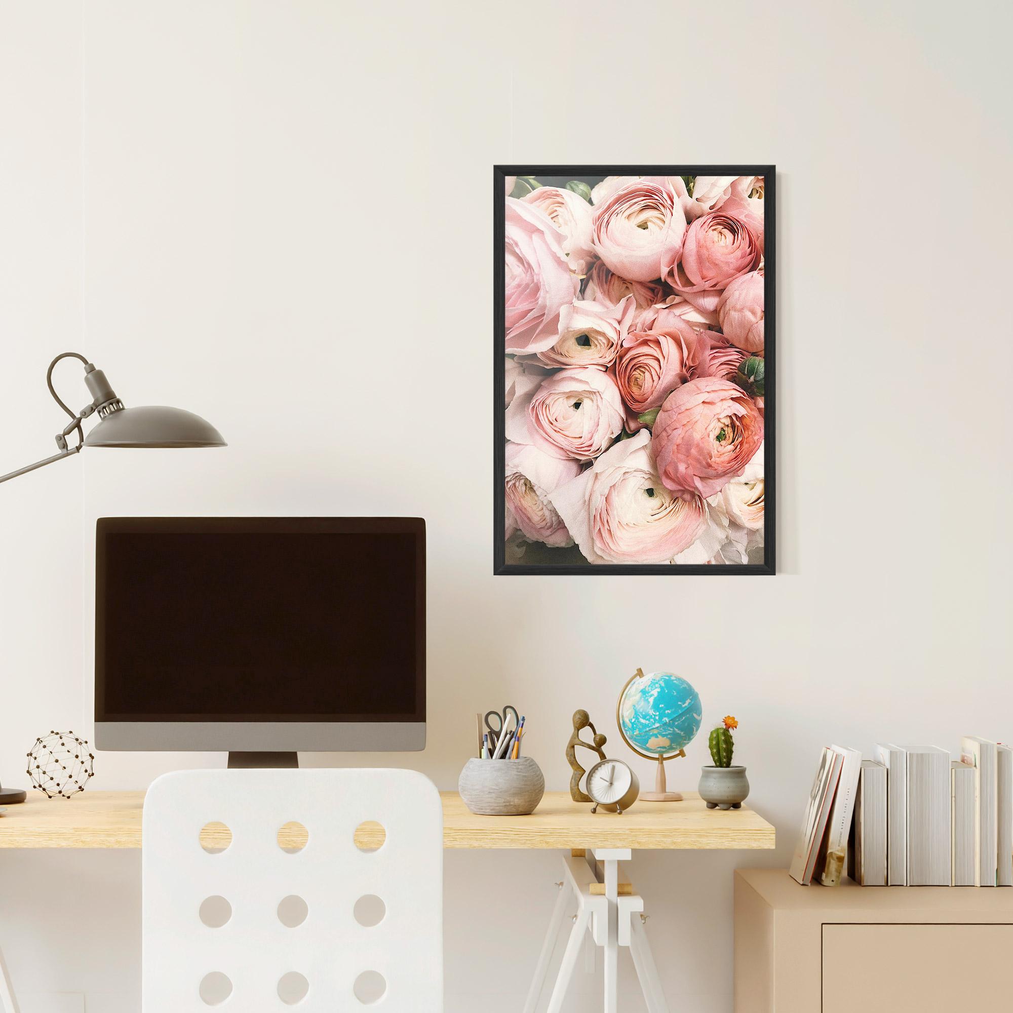 Poster Înrămat Pink Rose Bouquet mockup 6