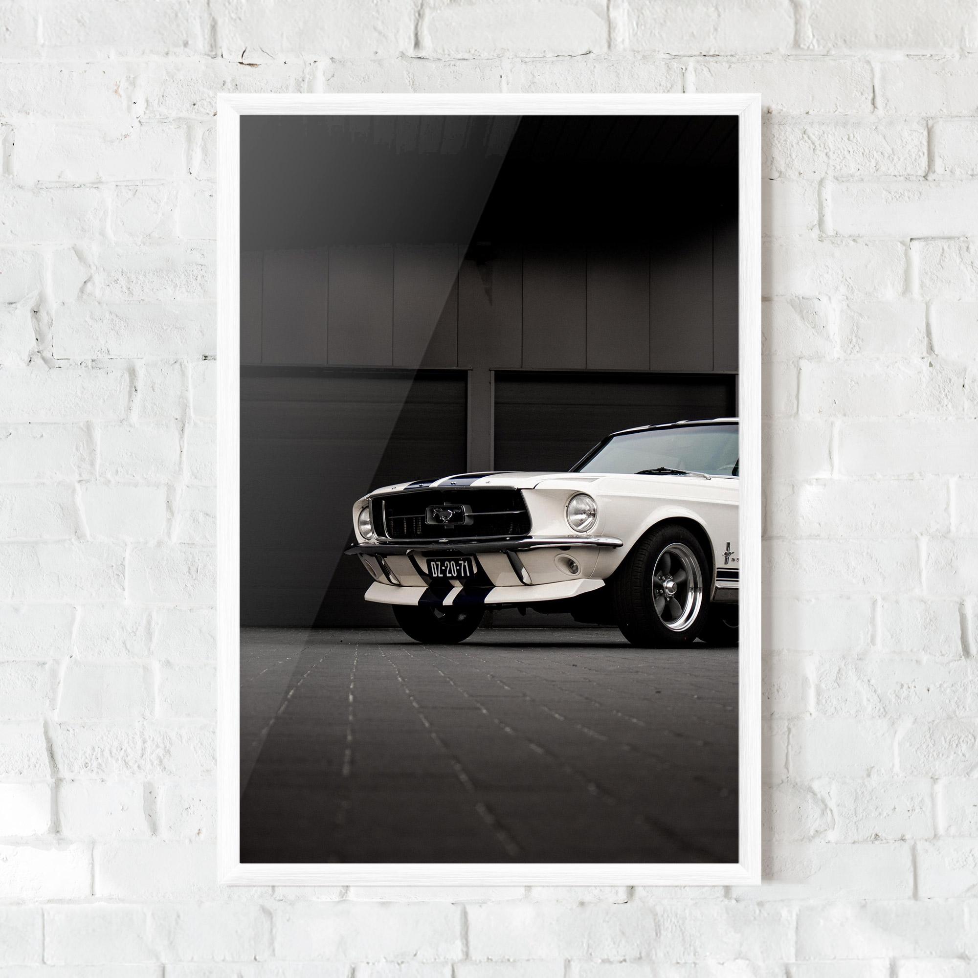 Poster Înrămat White Vintage Car mockup 0