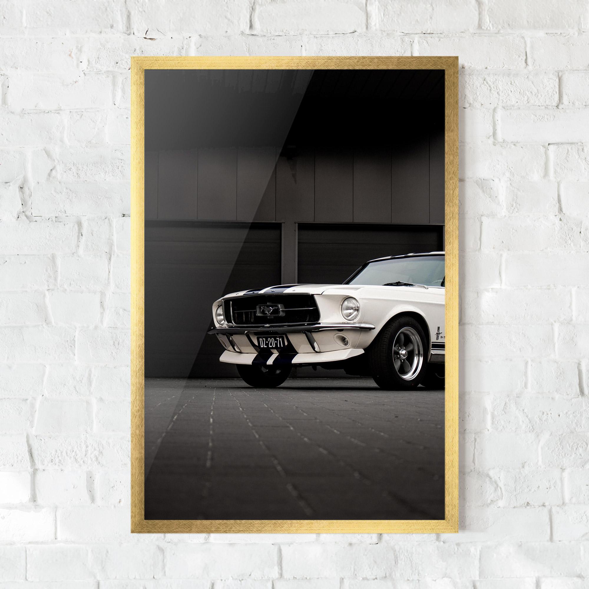 Poster Înrămat White Vintage Car mockup 0