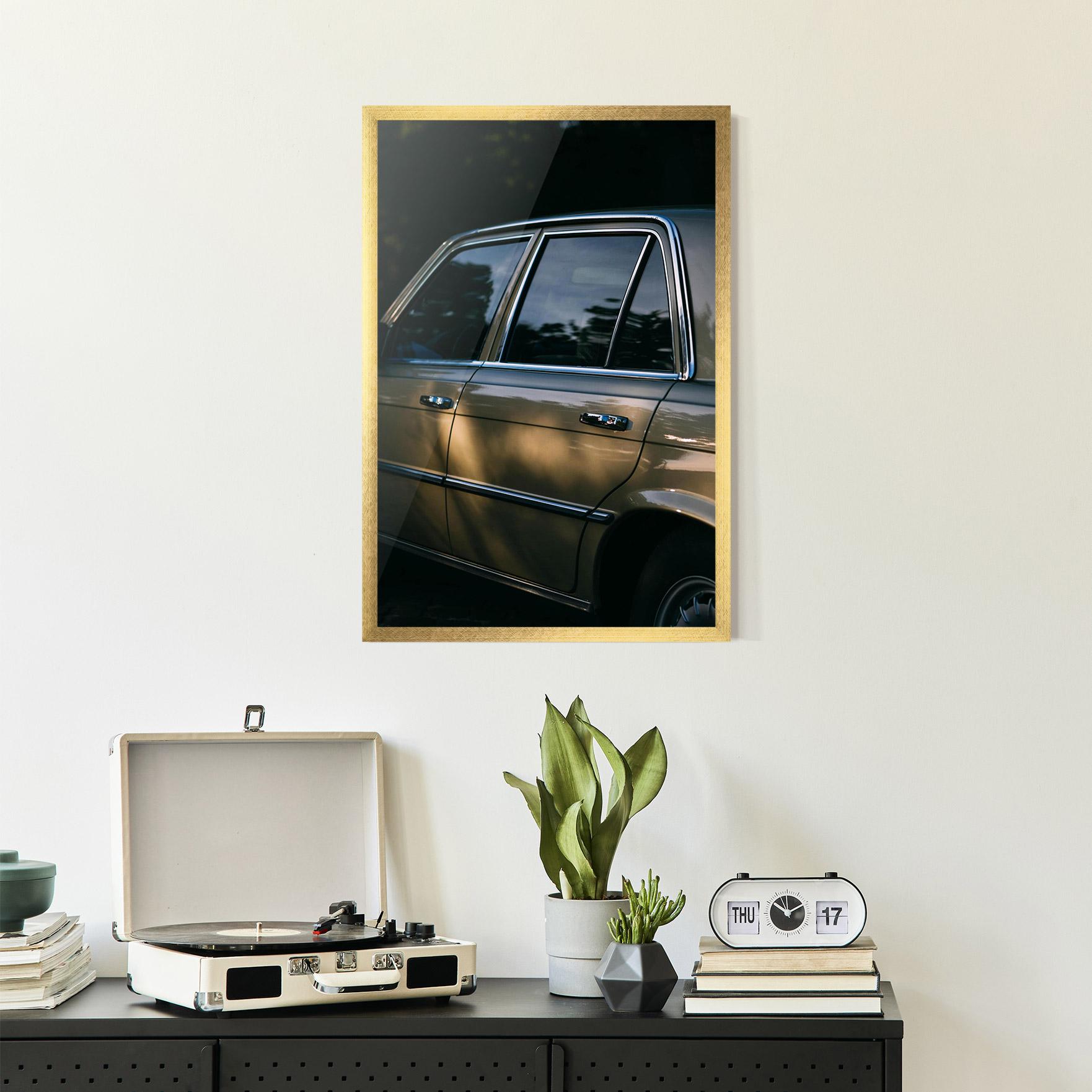 Poster Înrămat Cream Old Car mockup 2