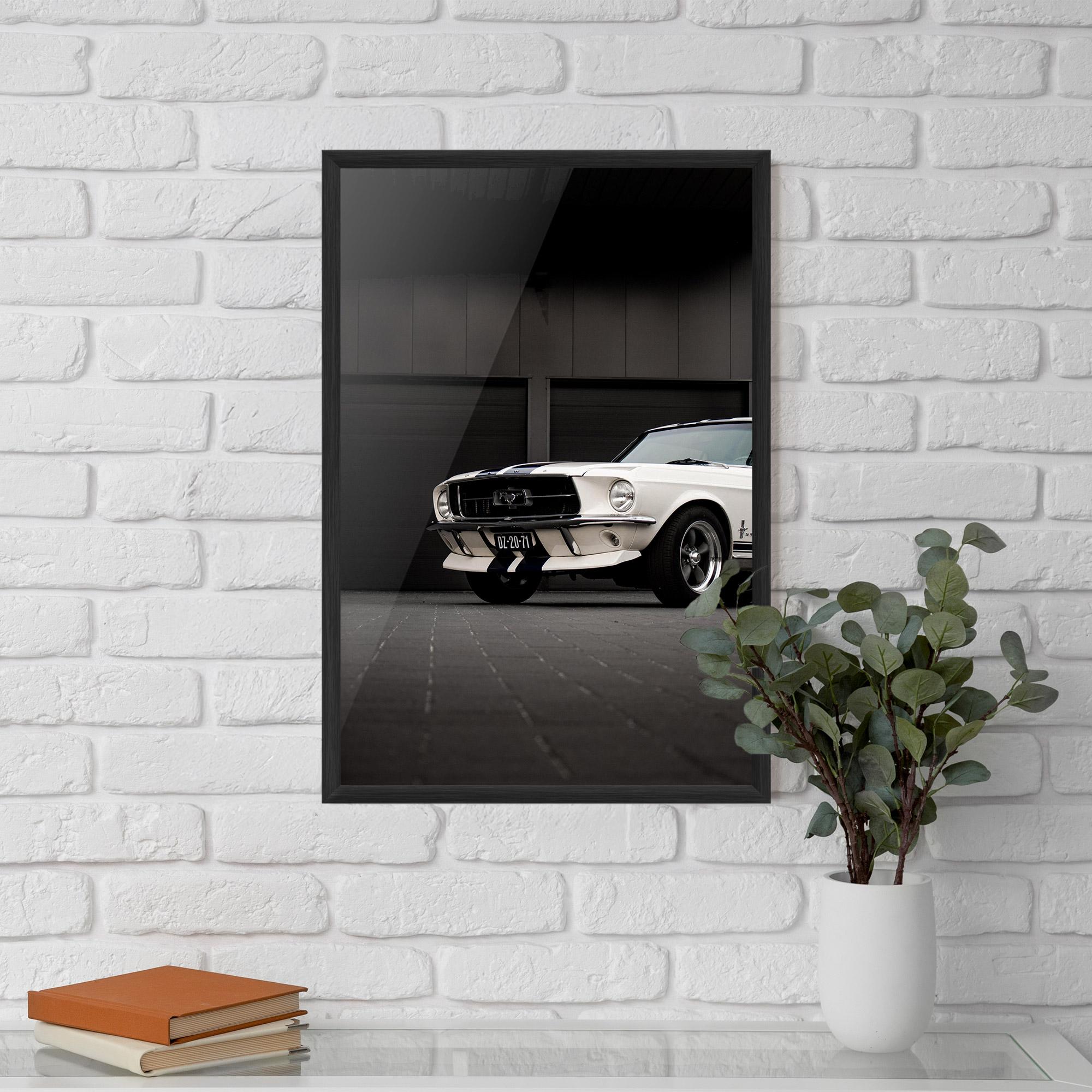 Poster Înrămat White Vintage Car mockup 5
