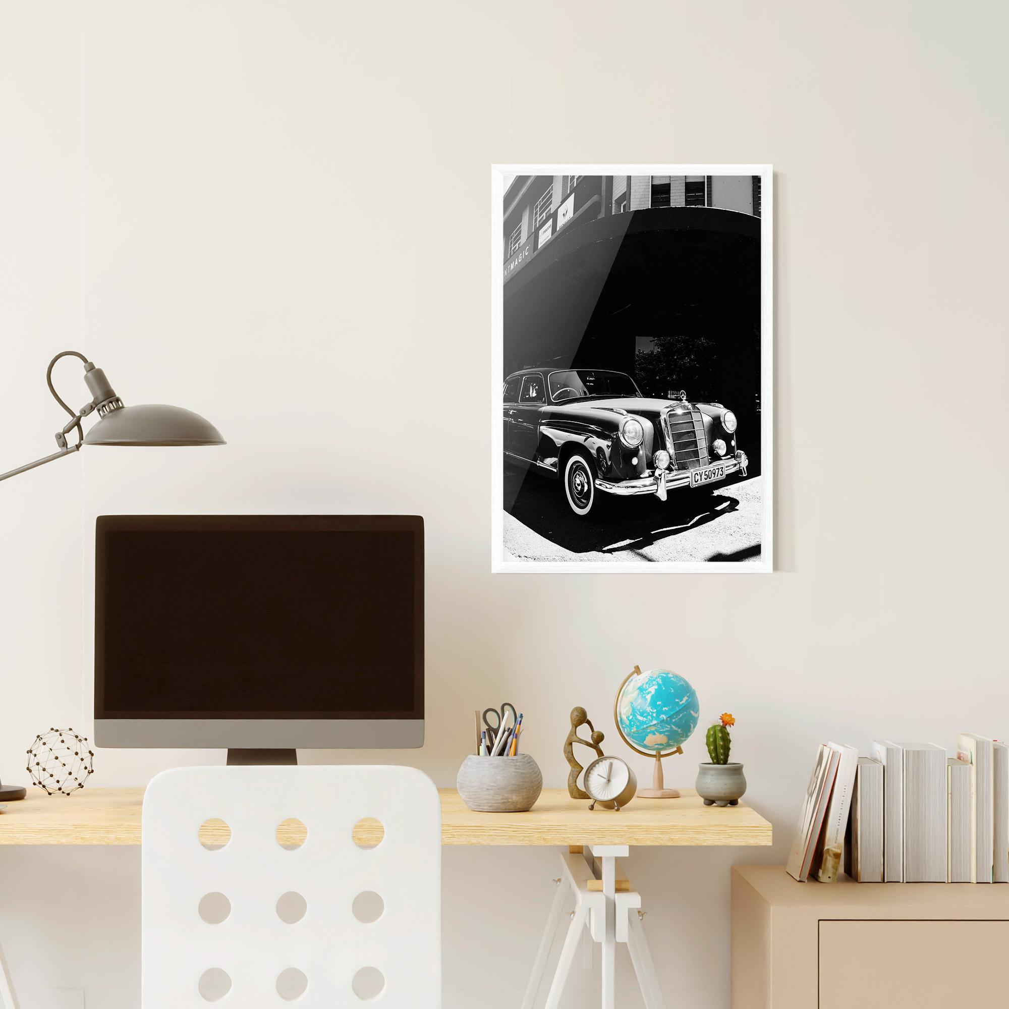 Poster Înrămat Old Black Car mockup 6