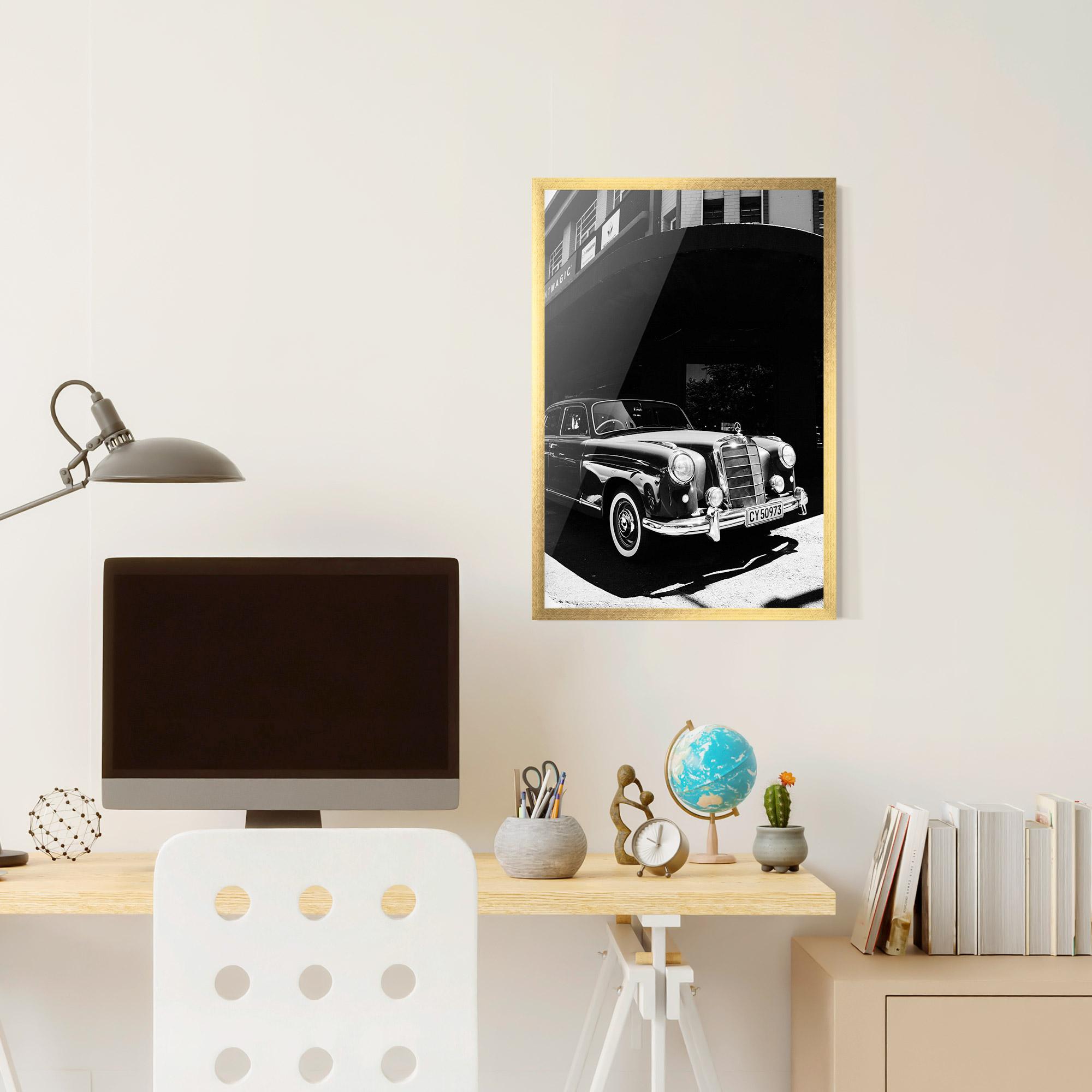 Poster Înrămat Old Black Car mockup 6