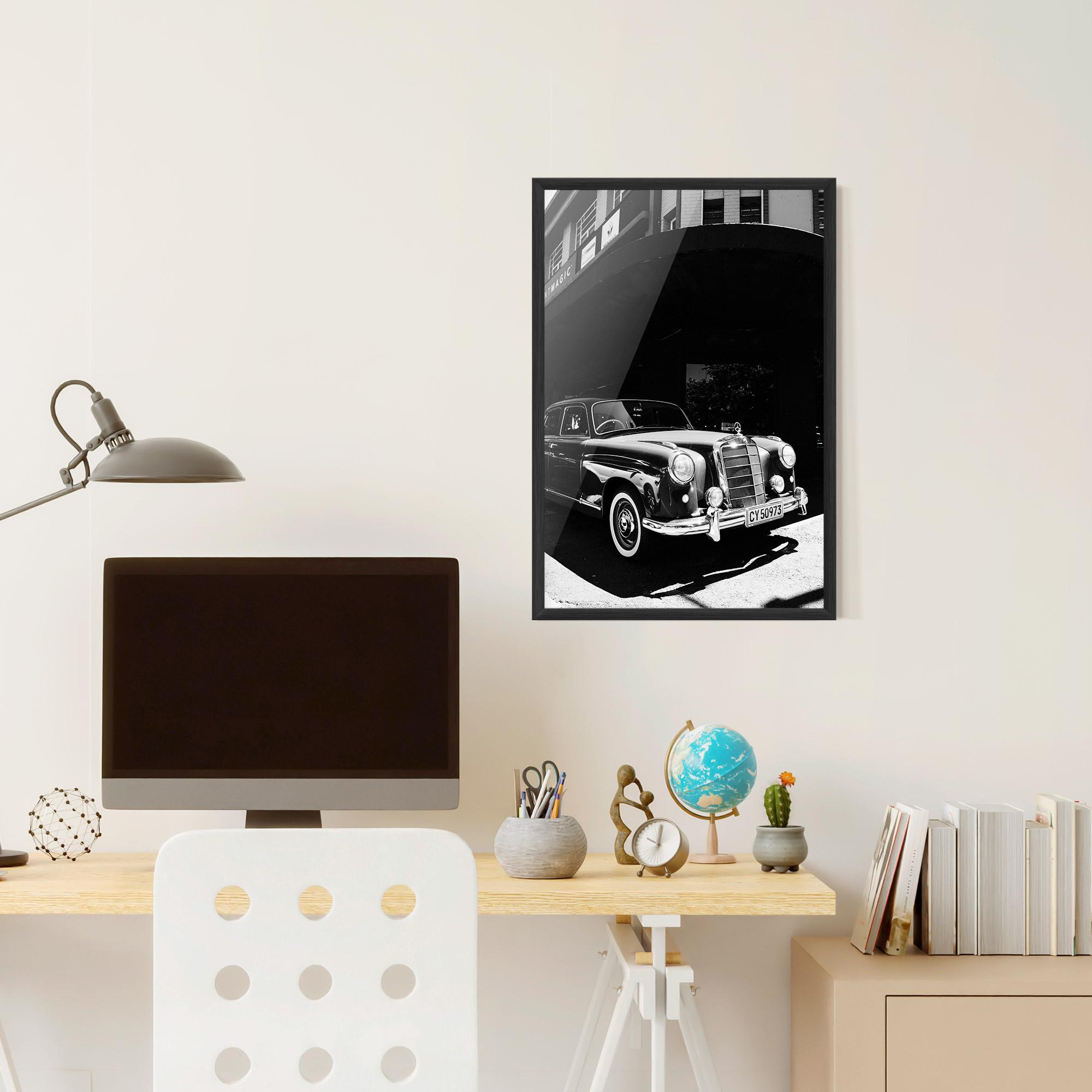 Poster Înrămat Old Black Car mockup 6