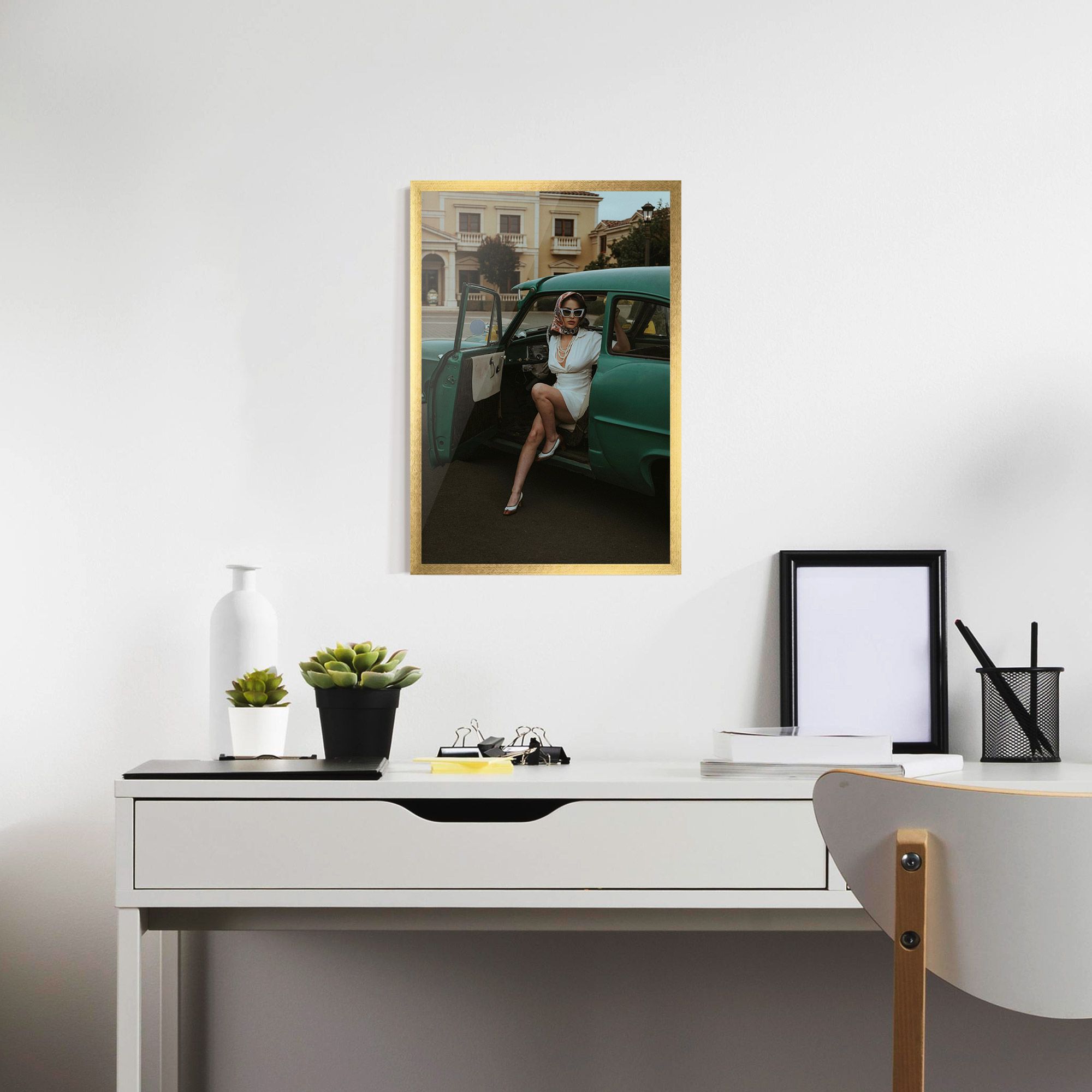 Lady Vintage Cat mockup 7