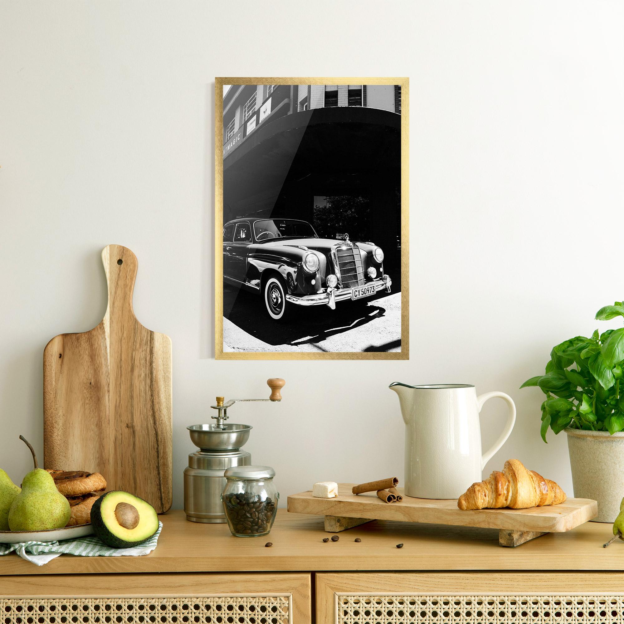 Poster Înrămat Old Black Car mockup 8
