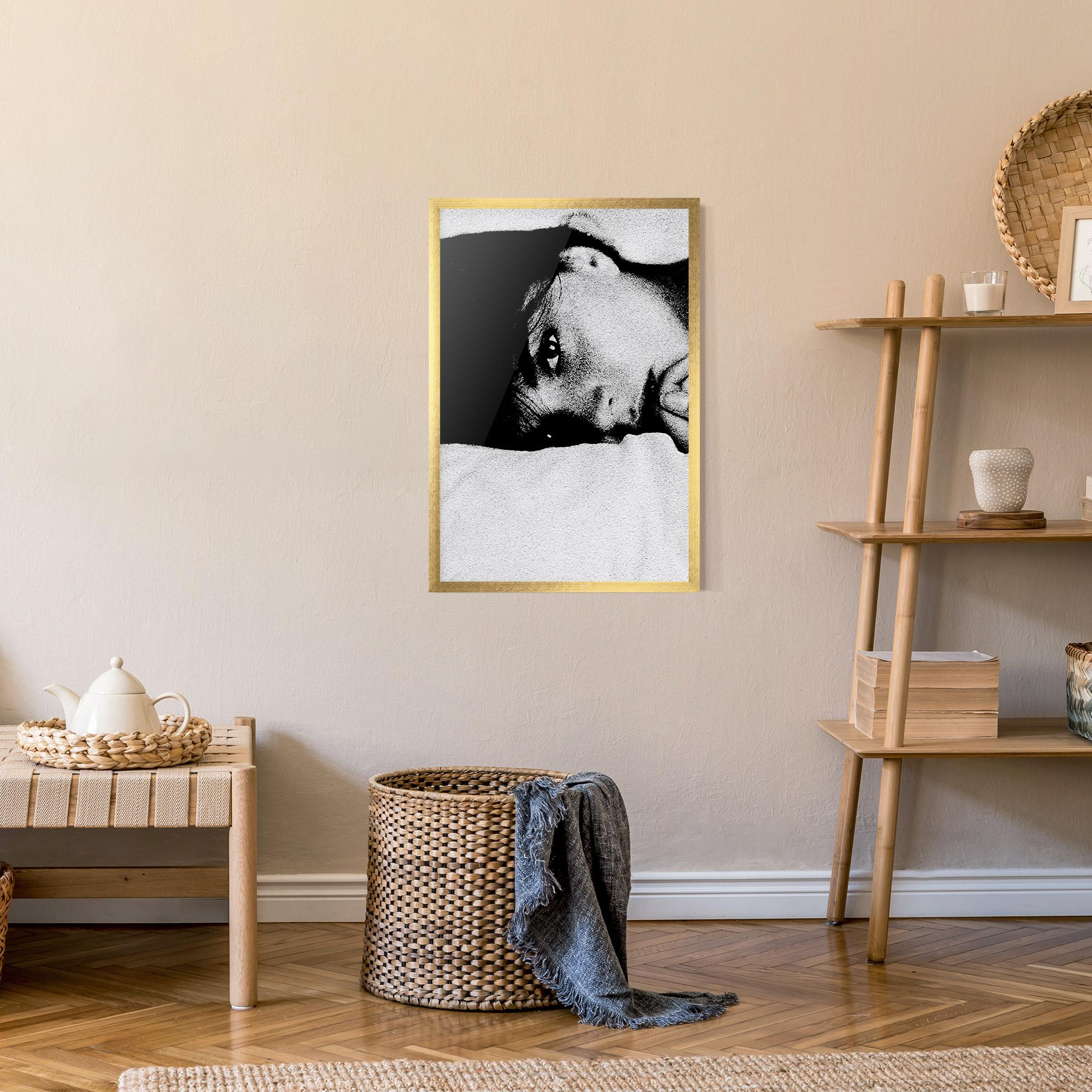 Poster Înrămat Eye Contact mockup 9